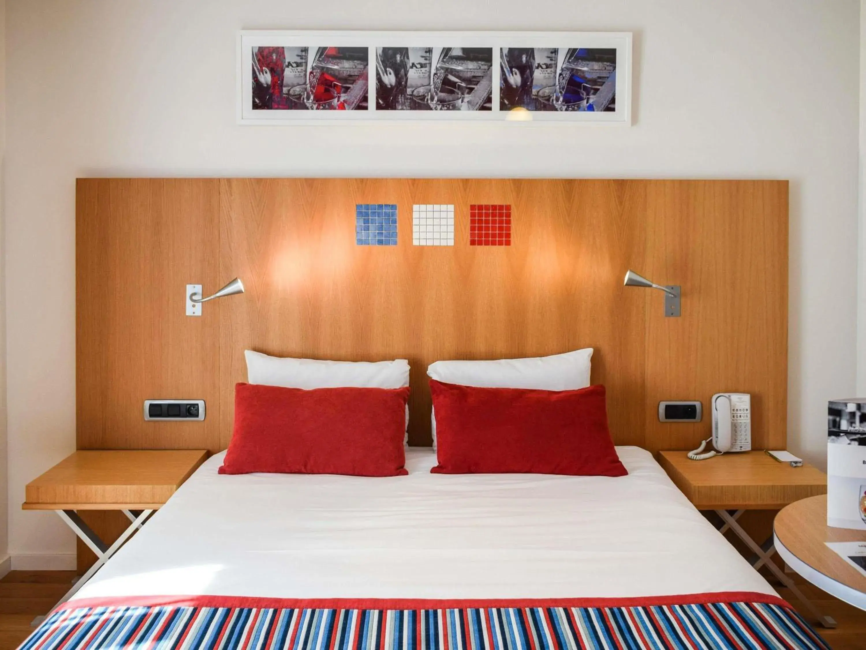 Bedroom, Bed in Hôtel Mercure Vittel Bedroom, Bed in Hôtel Mercure Vittel