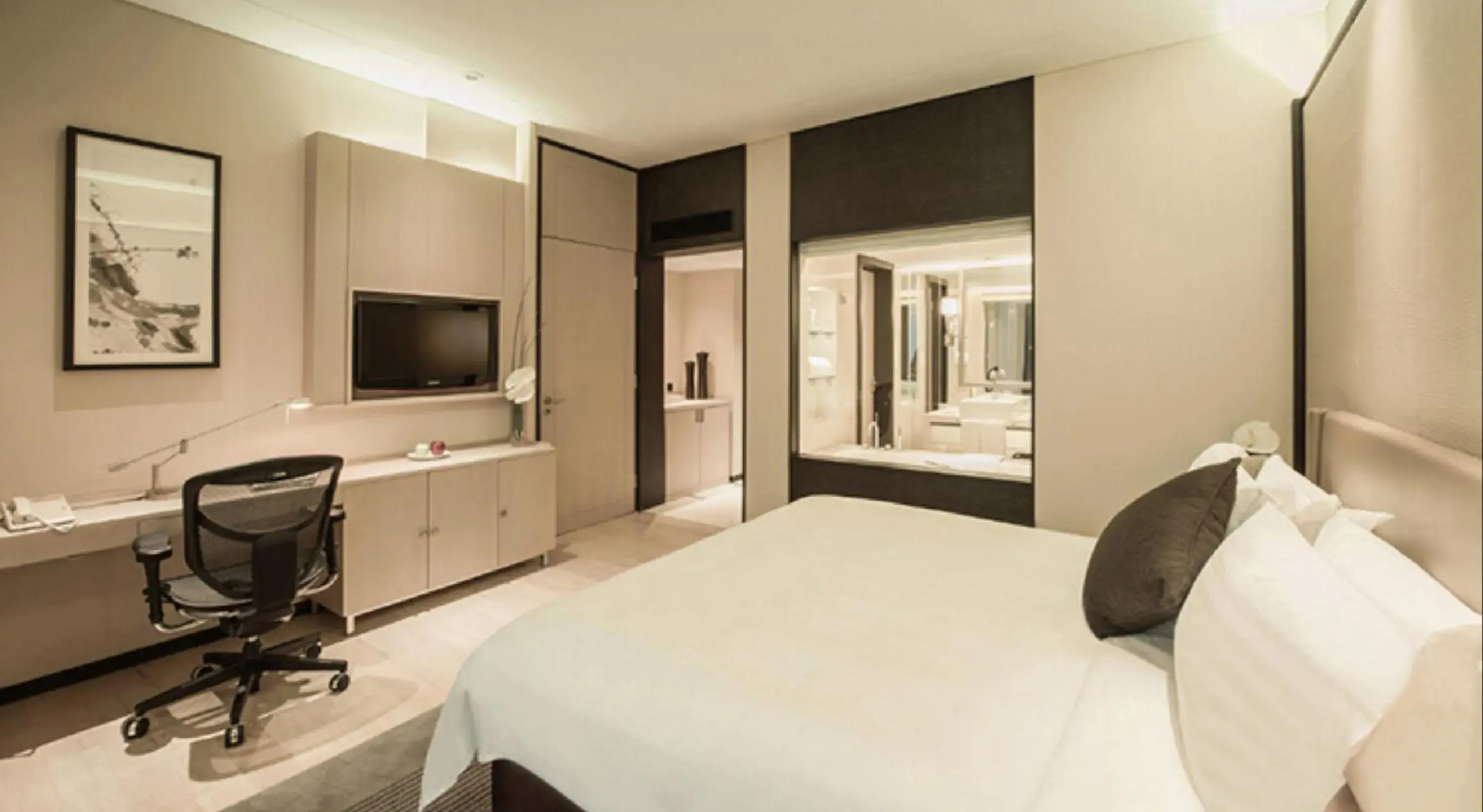 Decorative detail, Bed in Pan Pacific Xiamen(Near the Ferry to Gulang Island and Metro Station) Decorative detail, Bed in Pan Pacific Xiamen(Near the Ferry to Gulang Island and Metro Station)