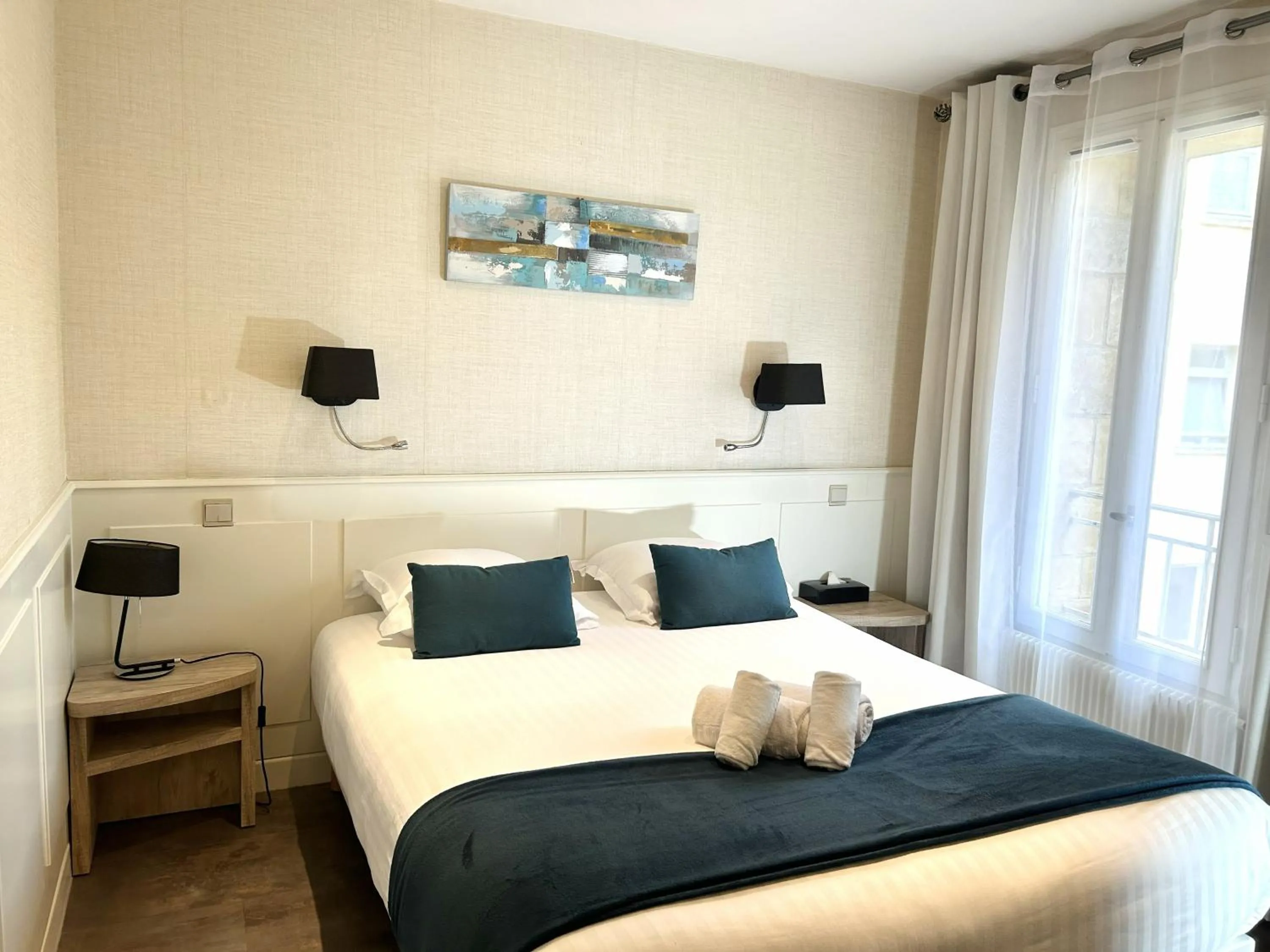 Bed in Hôtel Saint Albert