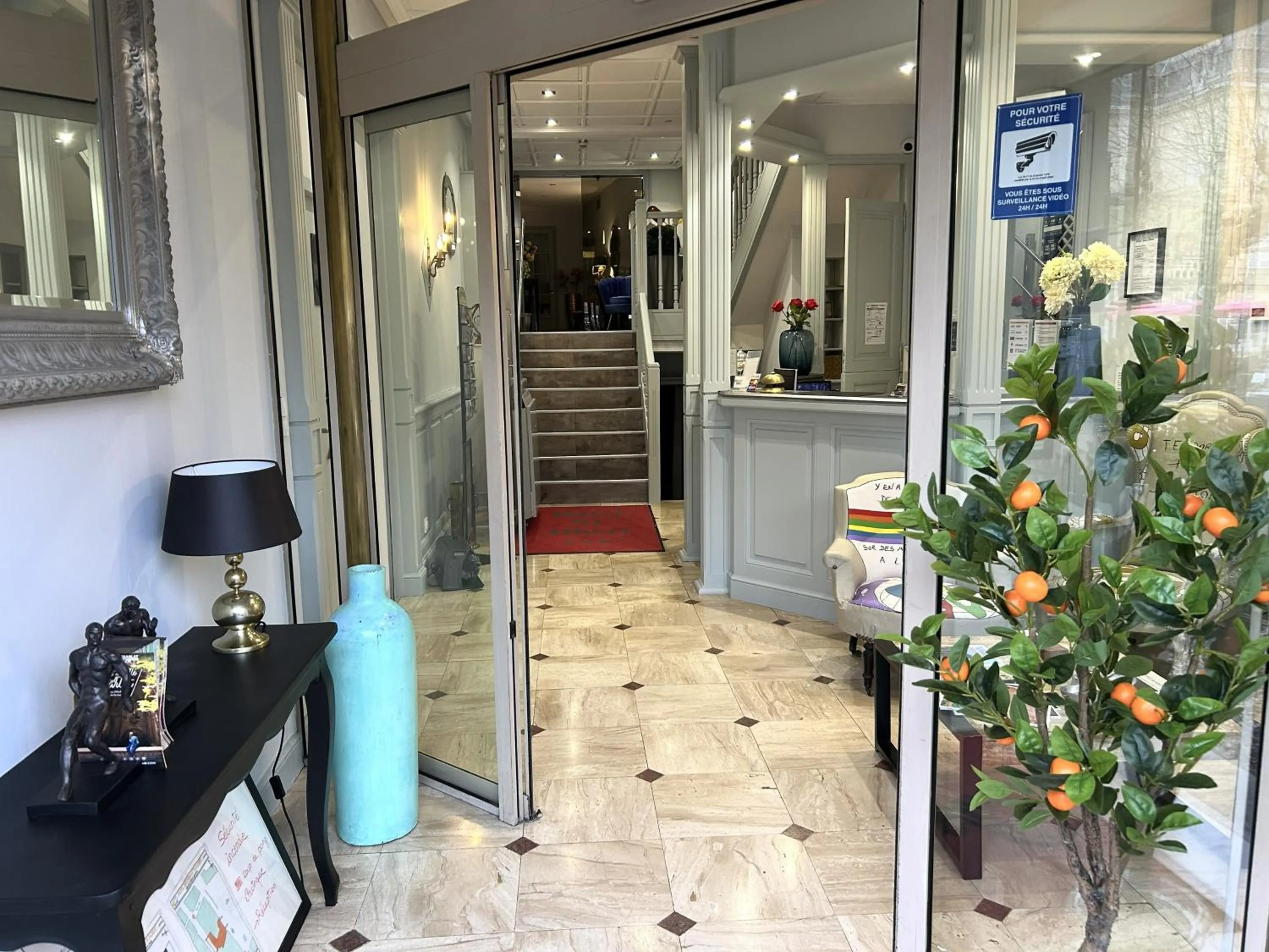 Property building in Hôtel Saint Albert