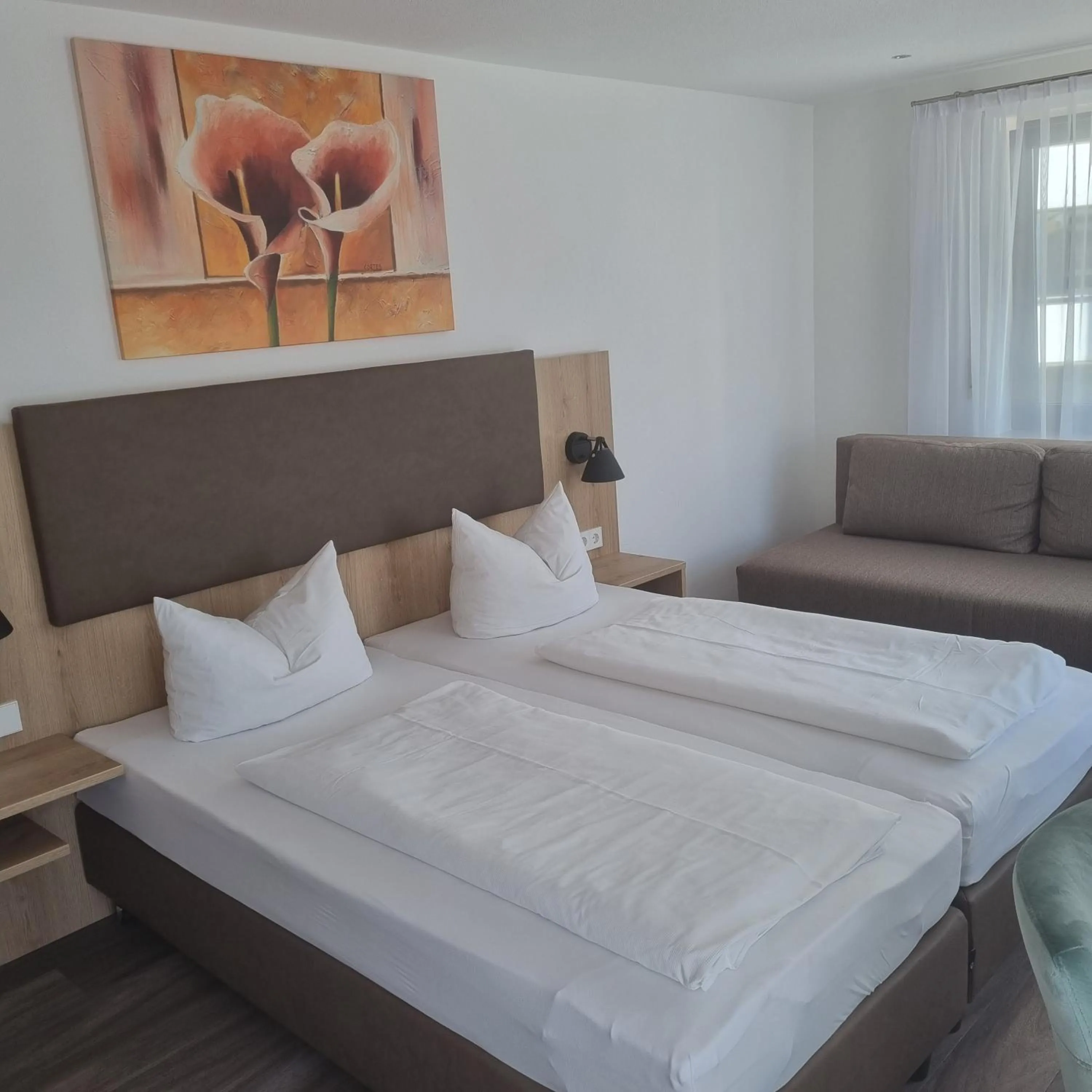 Bedroom, Bed in Hotel Garni Krone