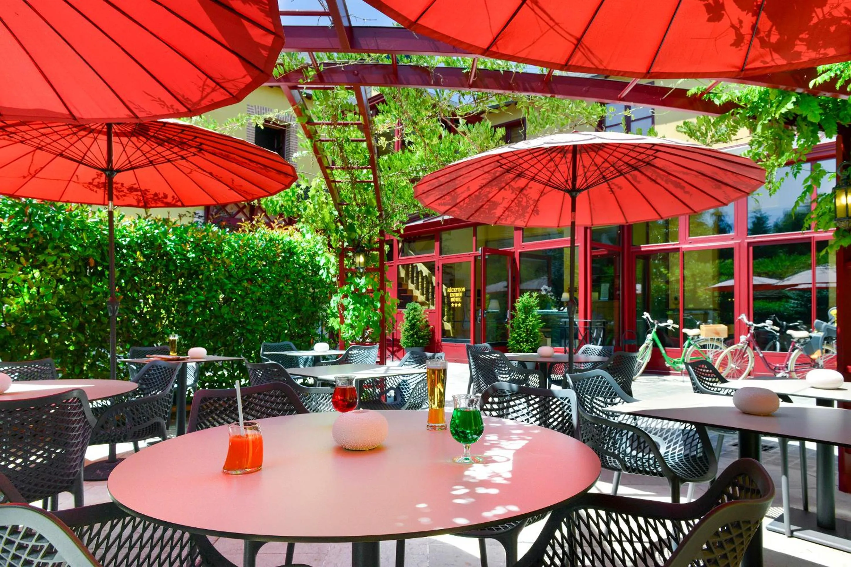 Balcony/Terrace in Logis Hotel La Diligence