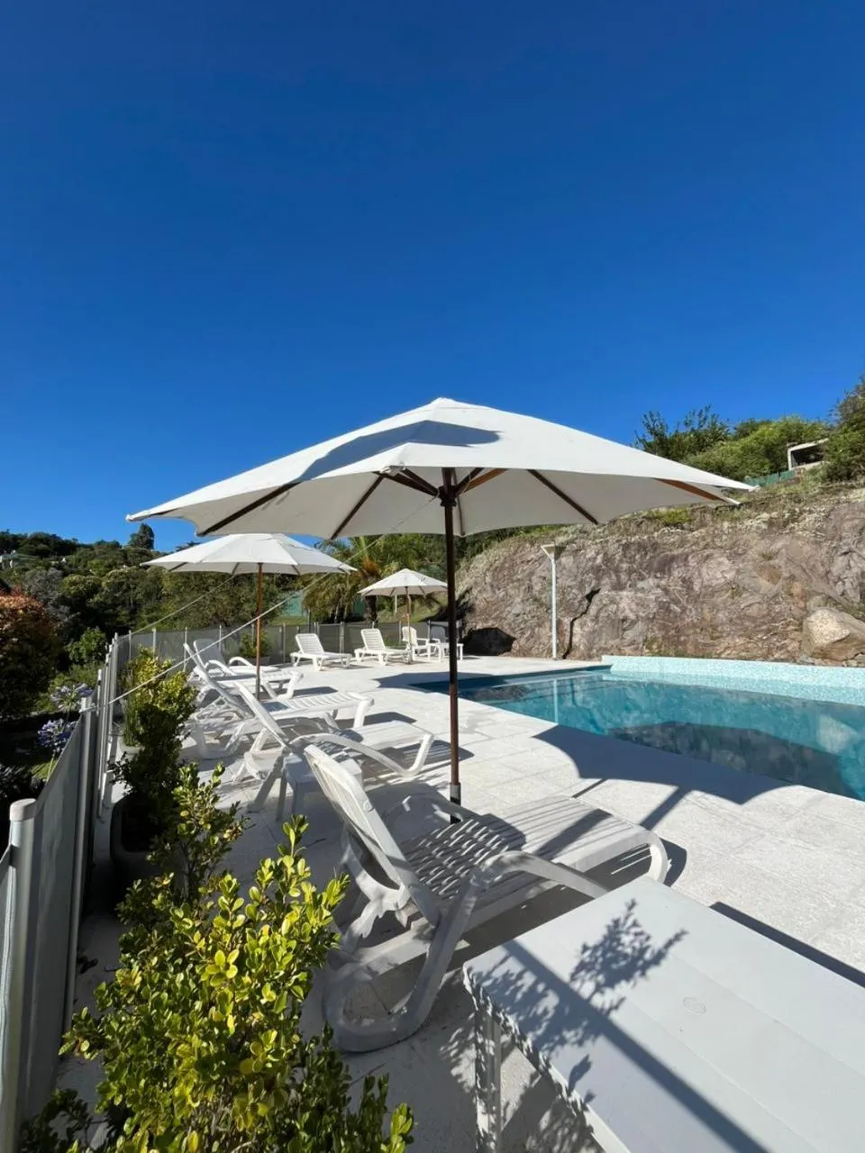 Swimming pool in Howard Johnson Rio Ceballos Hotel y Casino