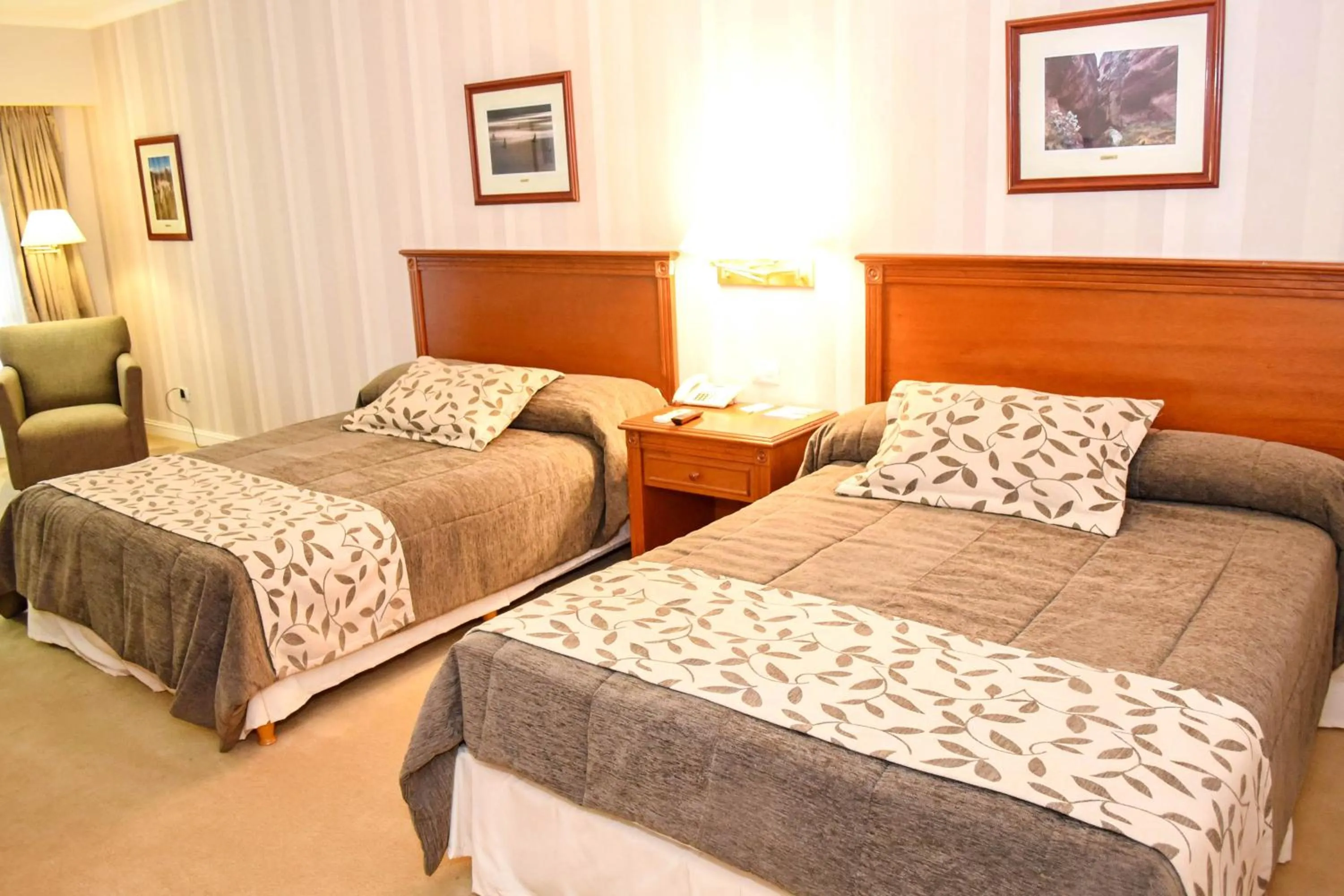 Photo of the whole room, Bed in Howard Johnson Rio Ceballos Hotel y Casino