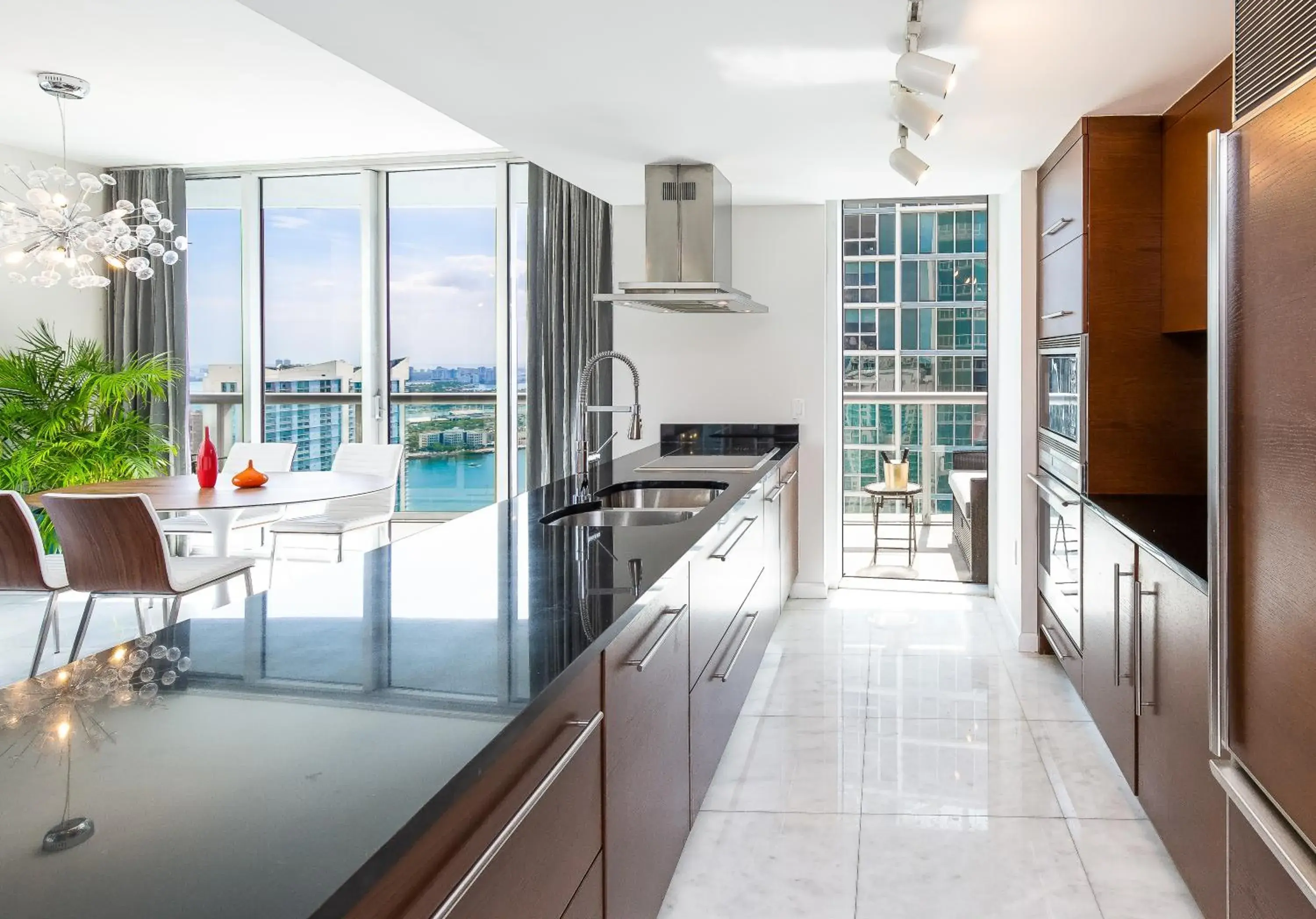 Two-Bedroom Apartment with Balcony and Sea View in Brickell by Miami Vacation Rentals Two-Bedroom Apartment with Balcony and Sea View in Brickell by Miami Vacation Rentals
