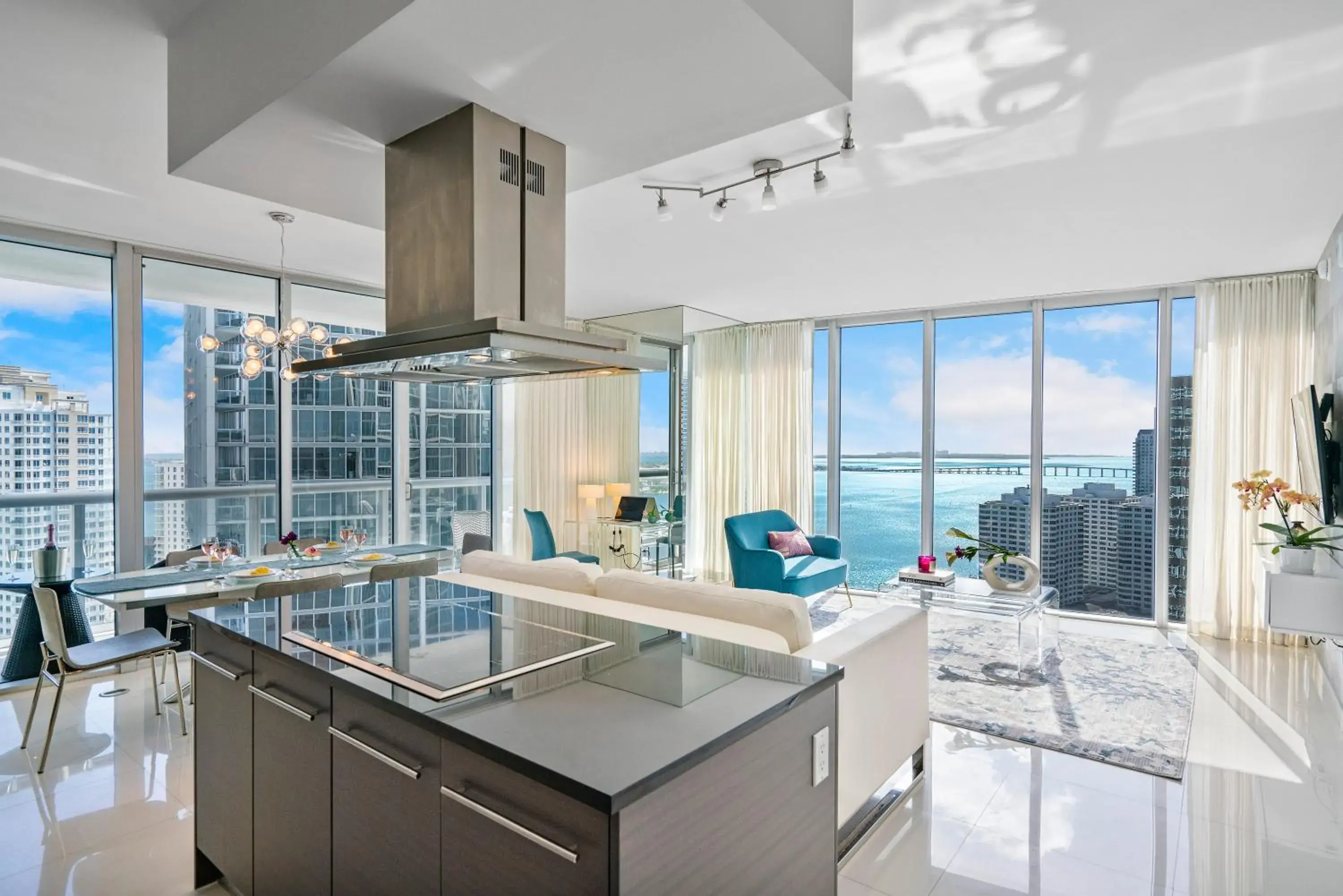 Two-Bedroom Apartment - Oceanfront in Brickell by Miami Vacation Rentals Two-Bedroom Apartment - Oceanfront in Brickell by Miami Vacation Rentals