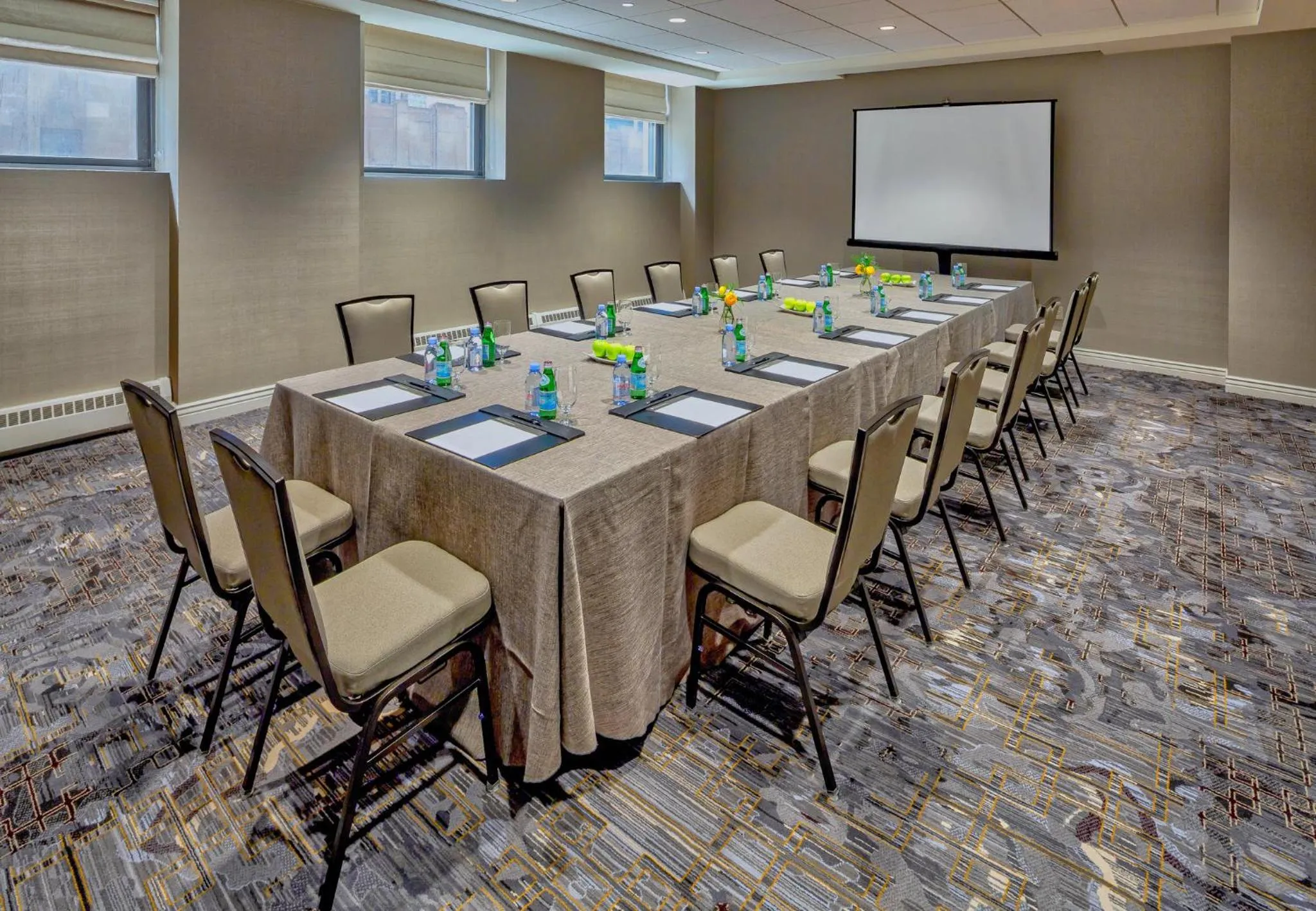 Meeting/conference room in InterContinental Chicago Magnificent Mile by IHG