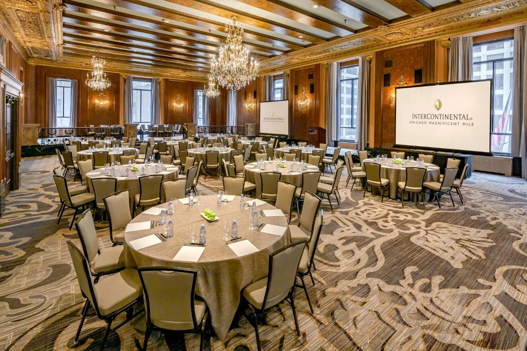 Meeting/conference room in InterContinental Chicago Magnificent Mile by IHG