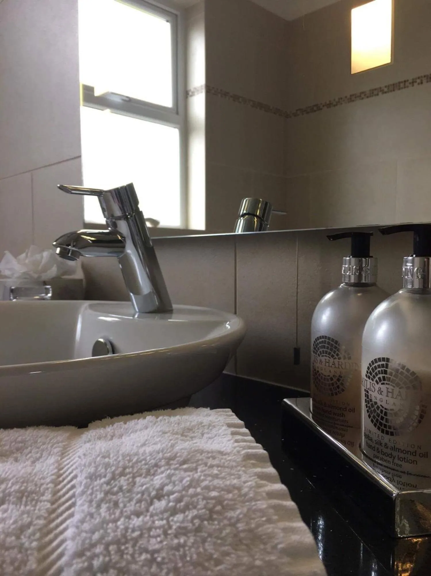 Bathroom in St Kyrans Guest House