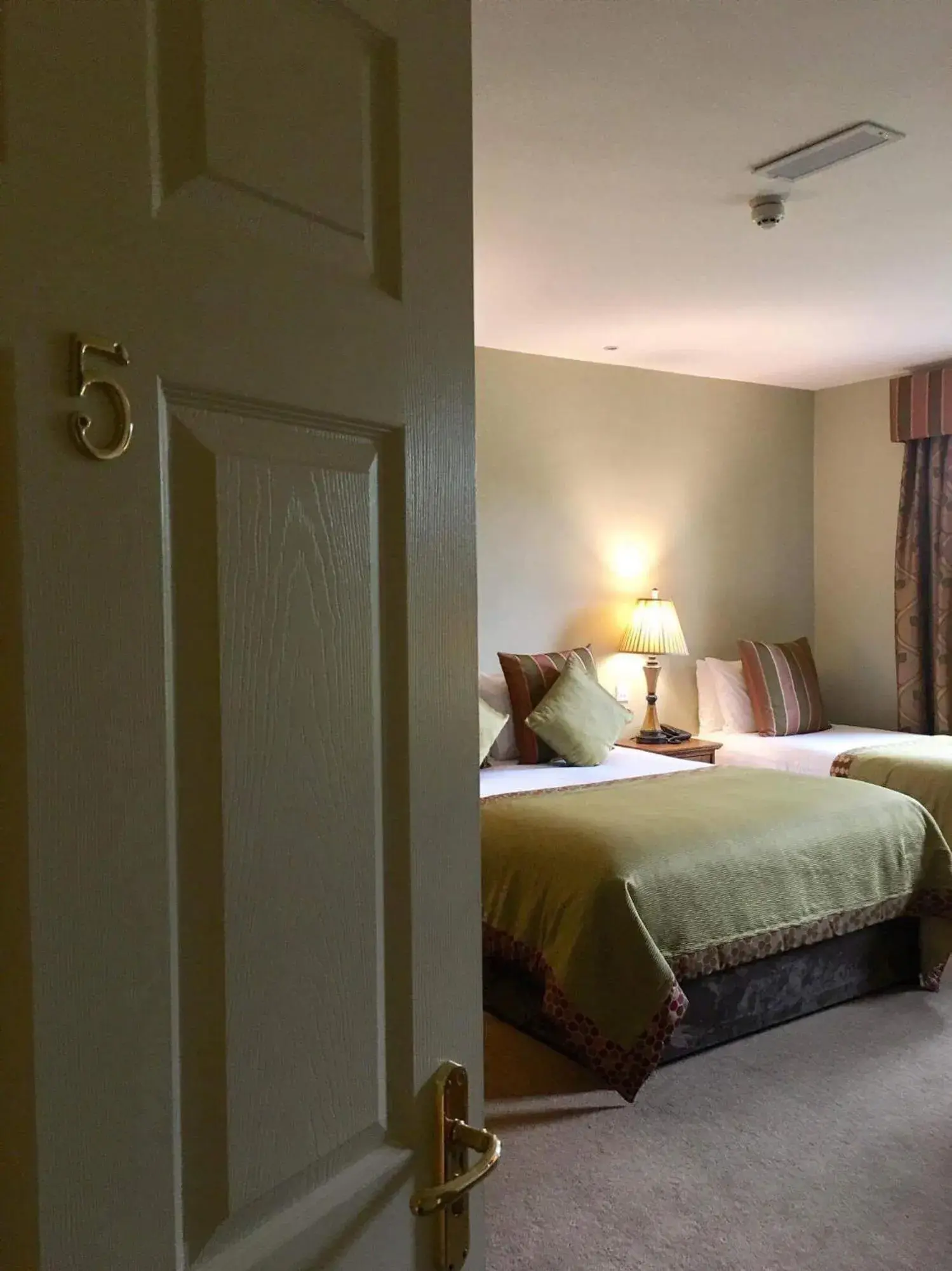 Family Room with Garden View - single occupancy in St Kyrans Guest House Family Room with Garden View - single occupancy in St Kyrans Guest House