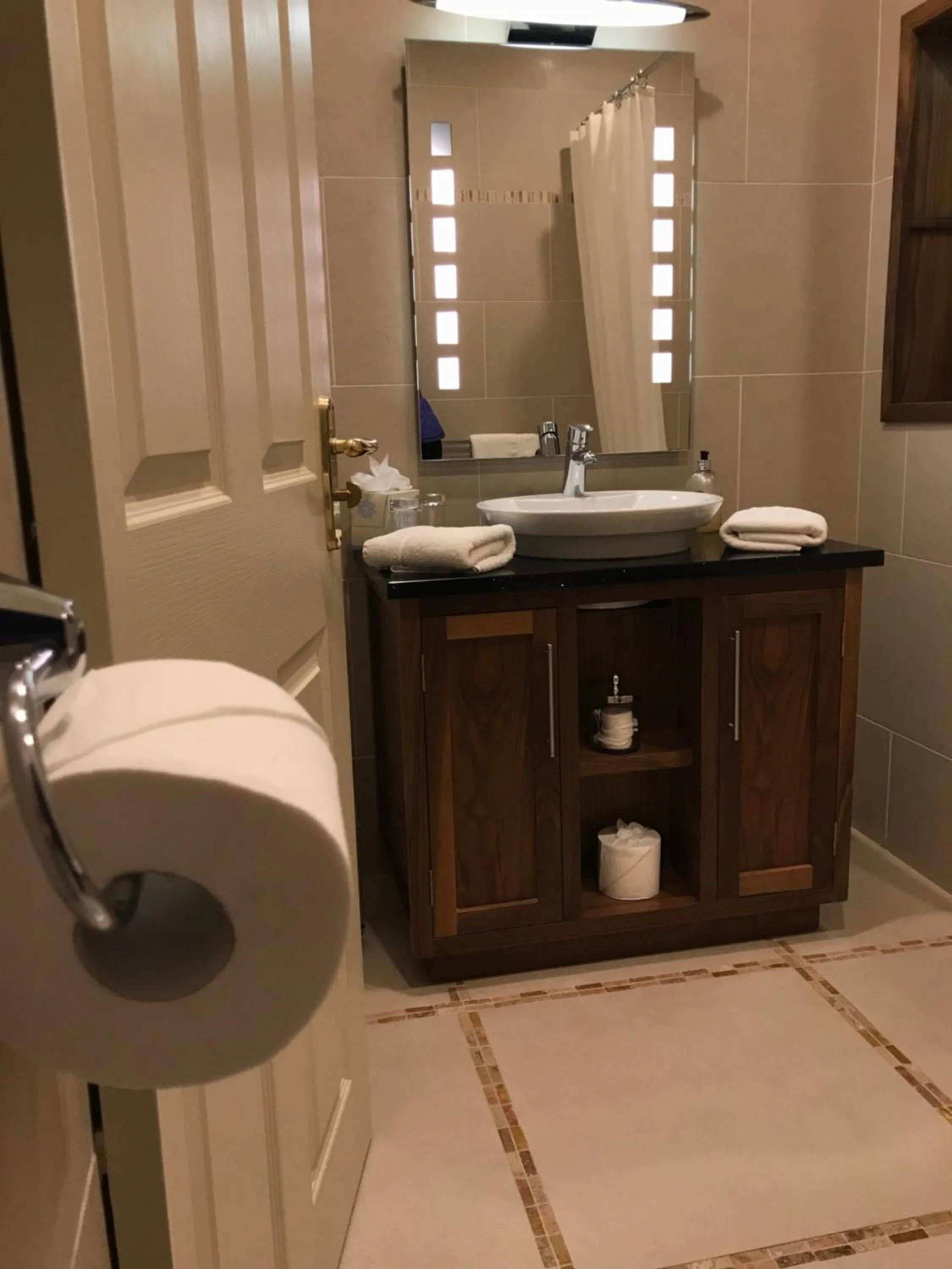 Bathroom in St Kyrans Guest House