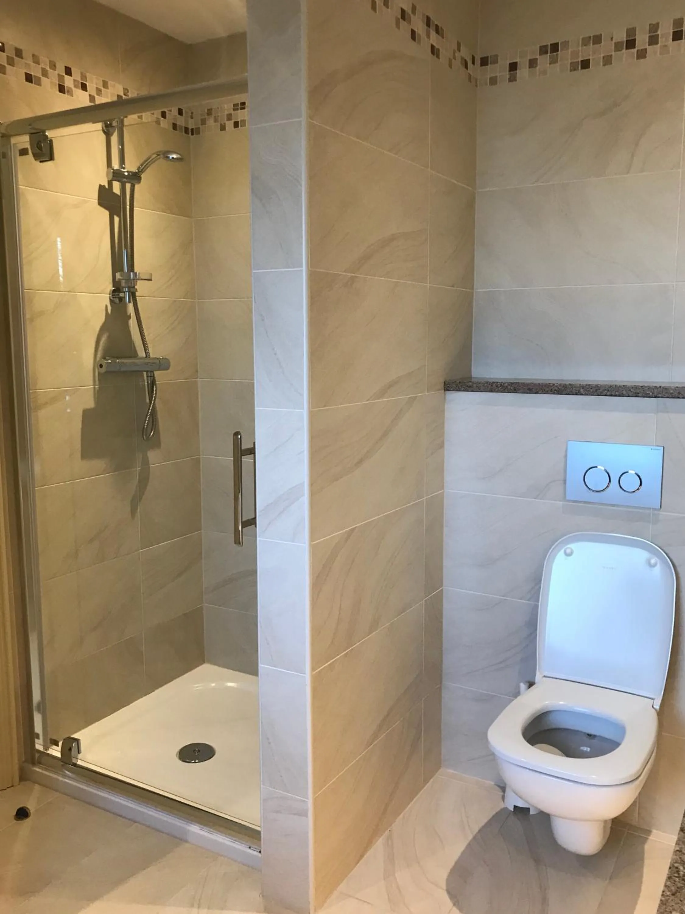 Shower in St Kyrans Guest House