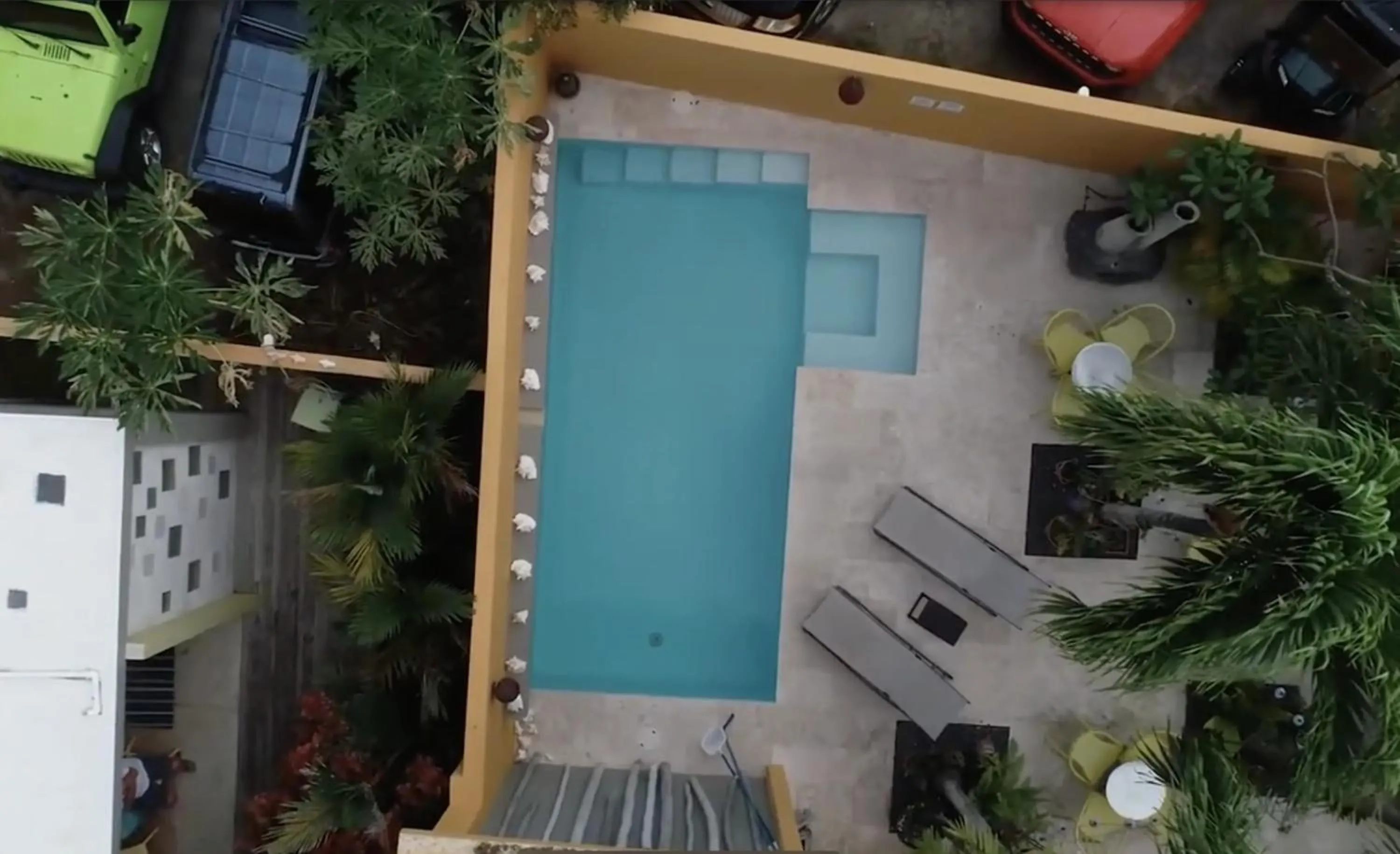 Swimming pool in Casa de Amistad Guesthouse