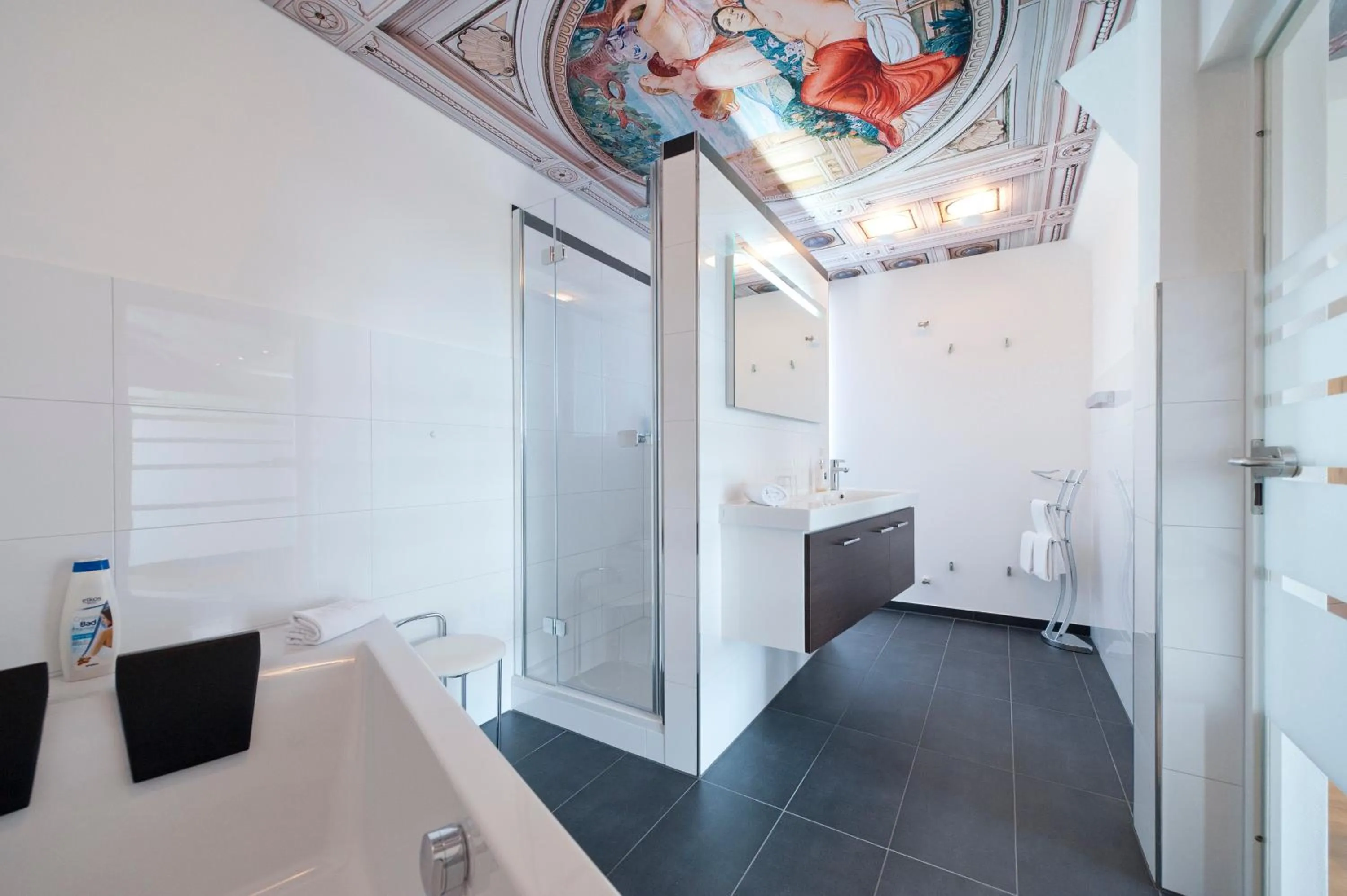 Bathroom in Hotelpension Vitalis