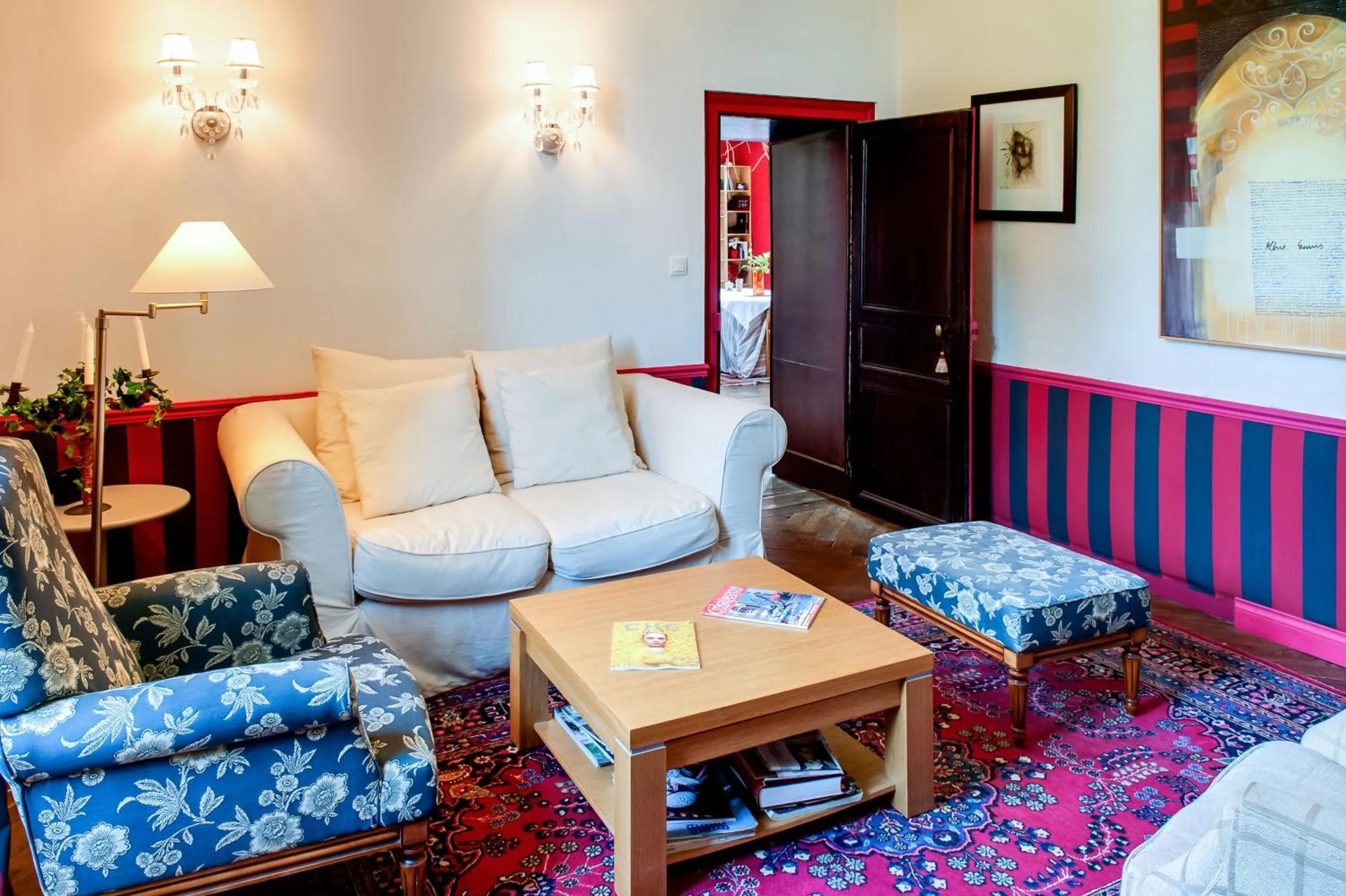 Lobby or reception in Château Du Pin - Teritoria