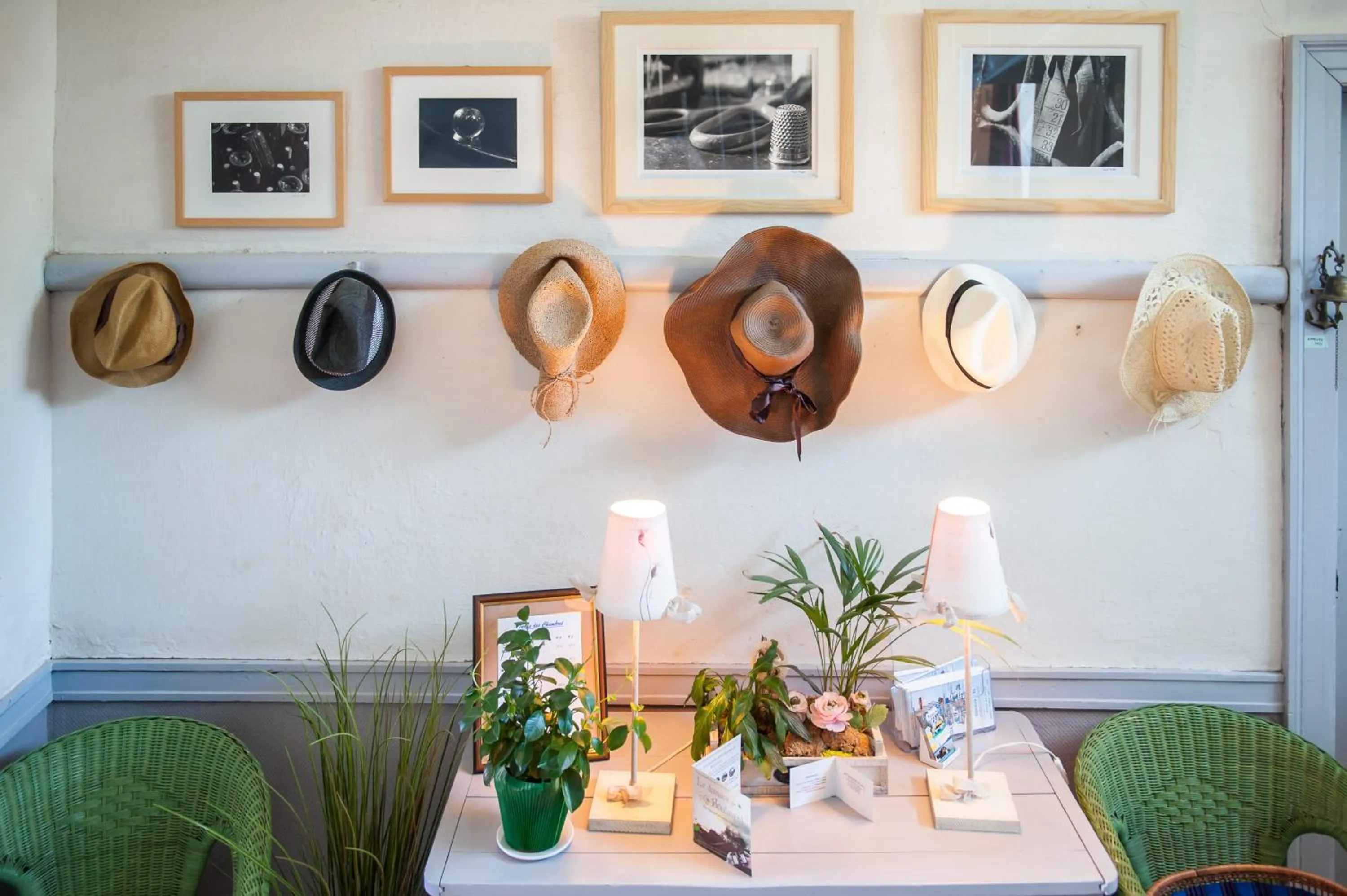 Decorative detail in Château Du Pin - Teritoria