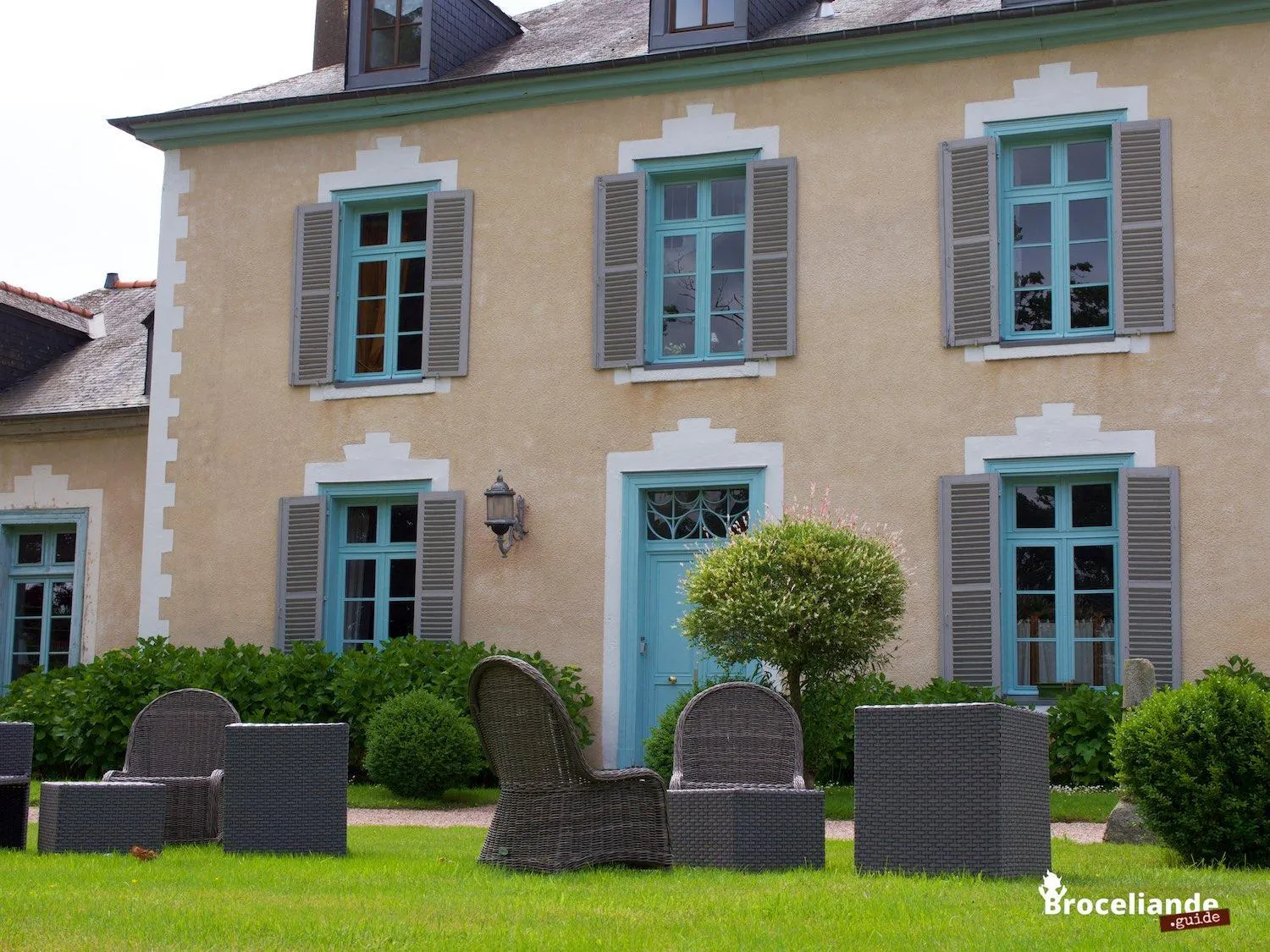 Facade/entrance in Château Du Pin - Teritoria