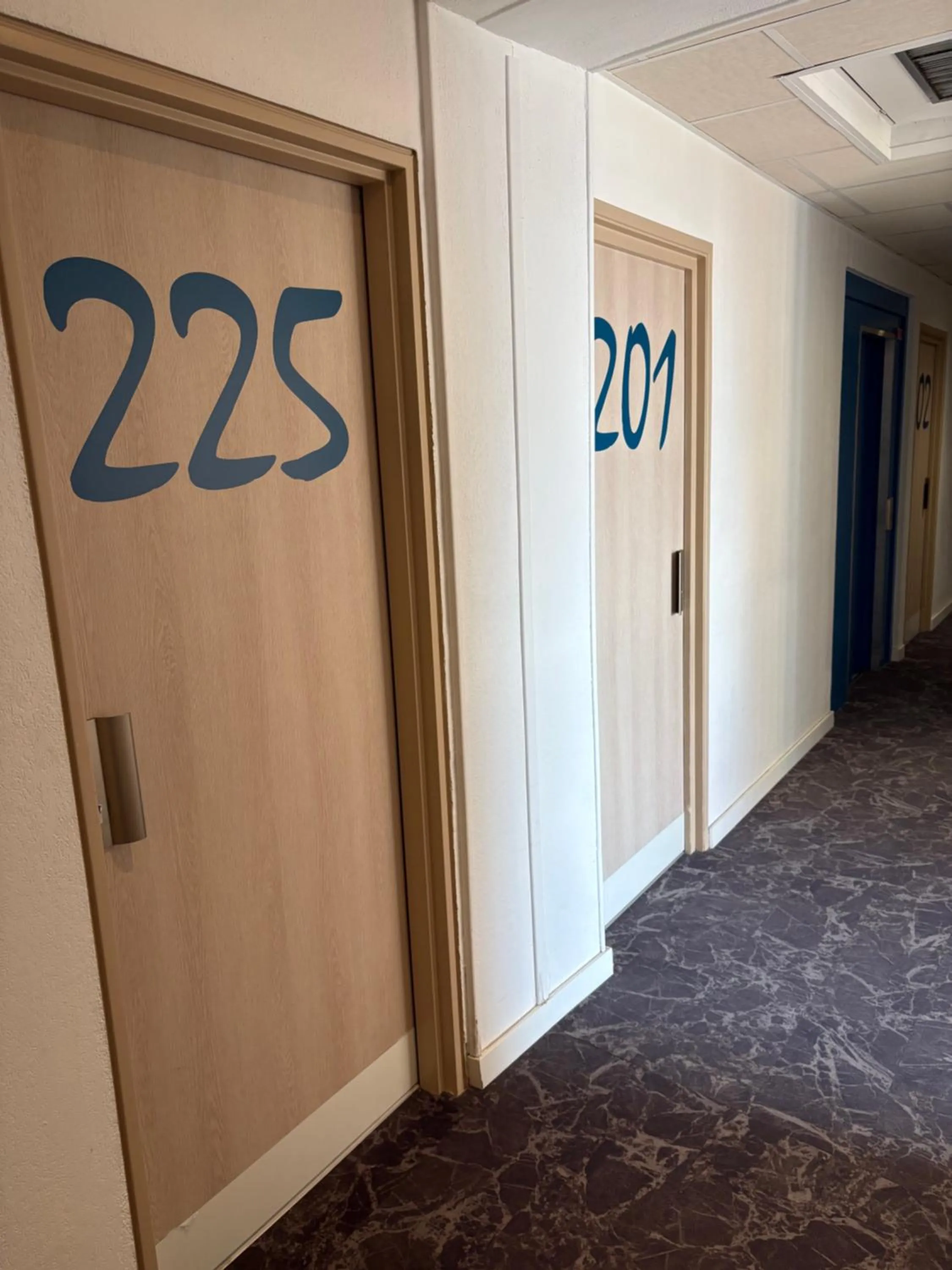 Property building in Contact Hôtel des États-Unis