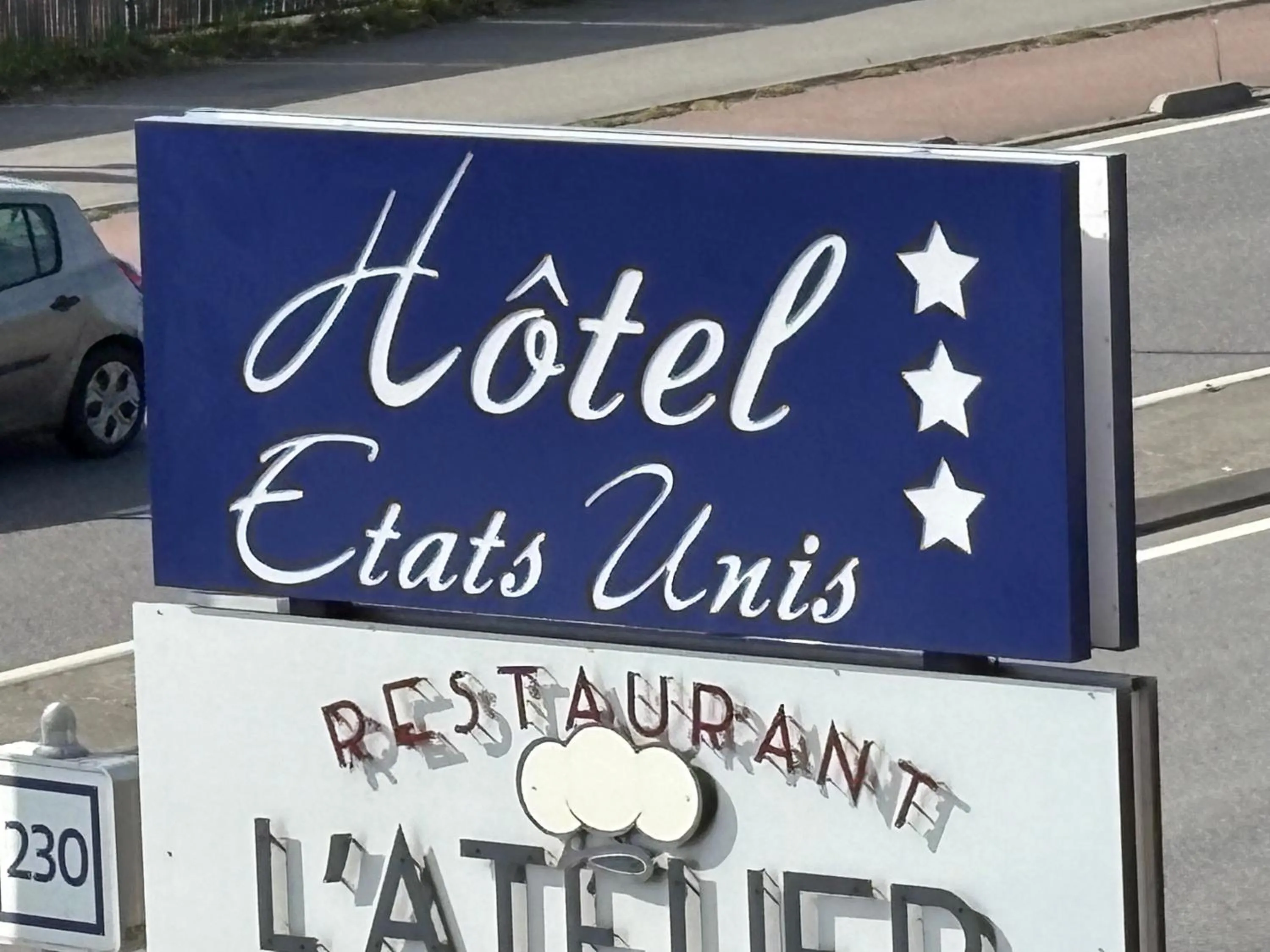 Property logo or sign in Contact Hôtel des États-Unis