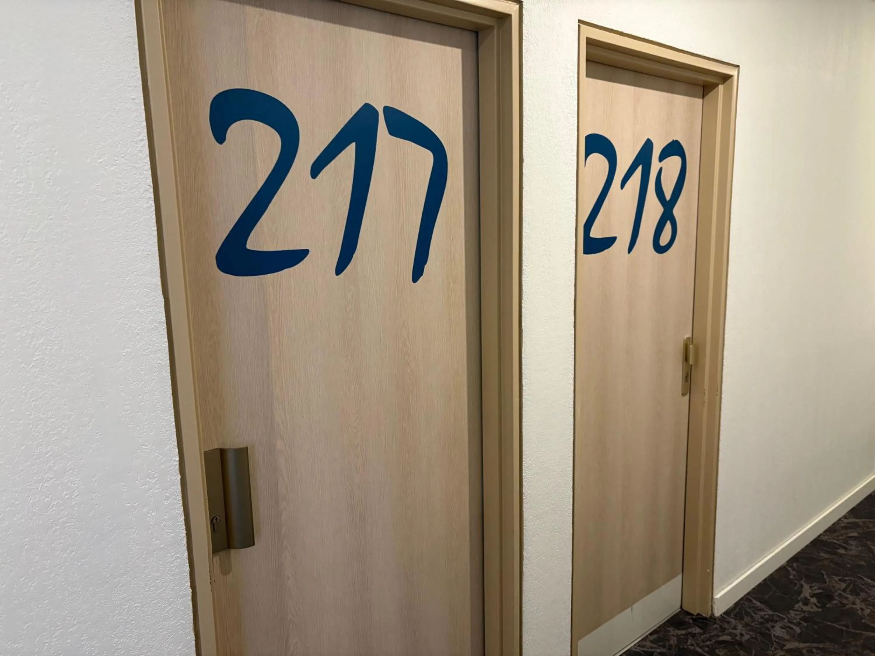 Property building in Contact Hôtel des États-Unis