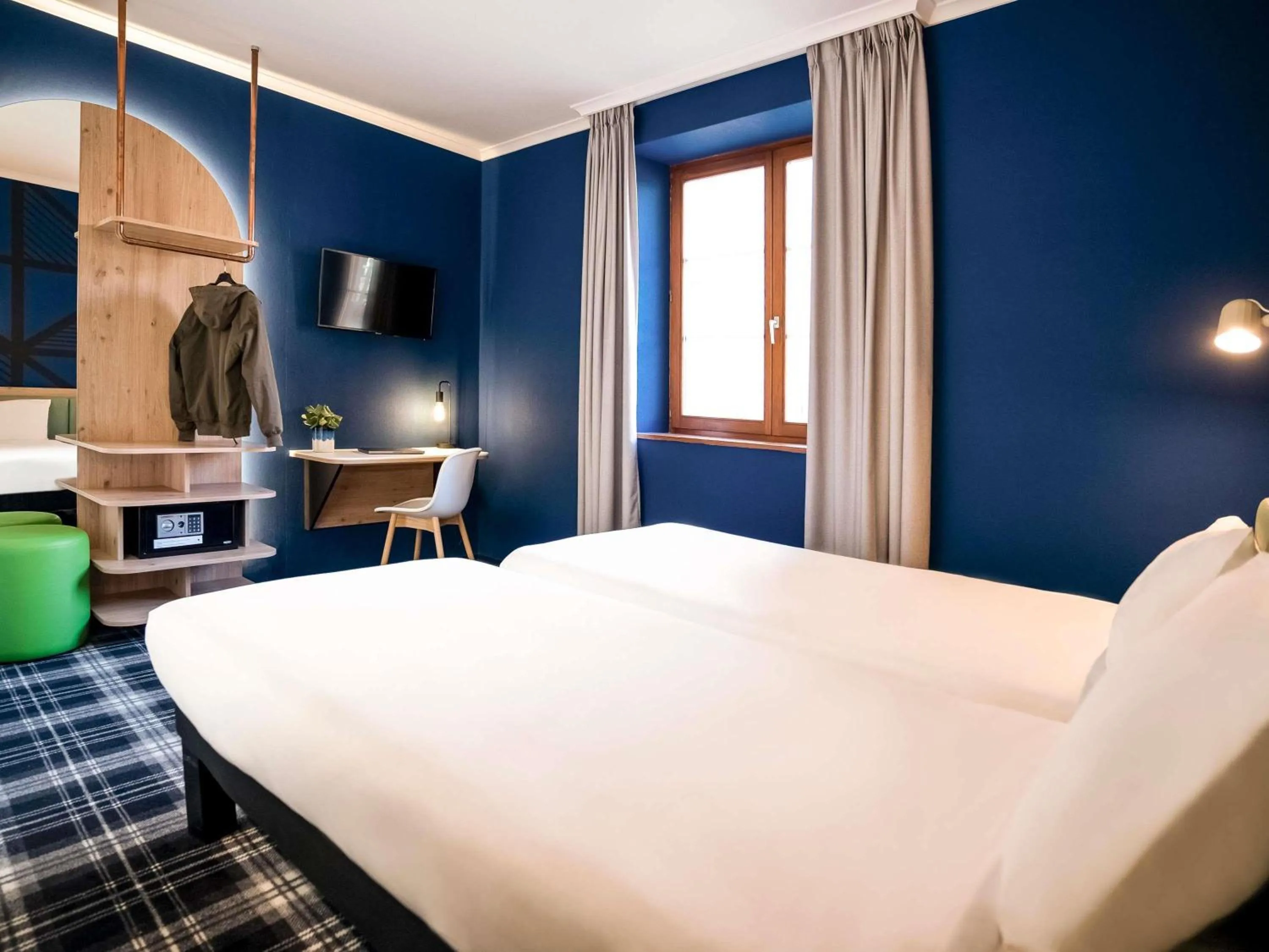 Bedroom, Bed in Ibis Styles Colmar Centre