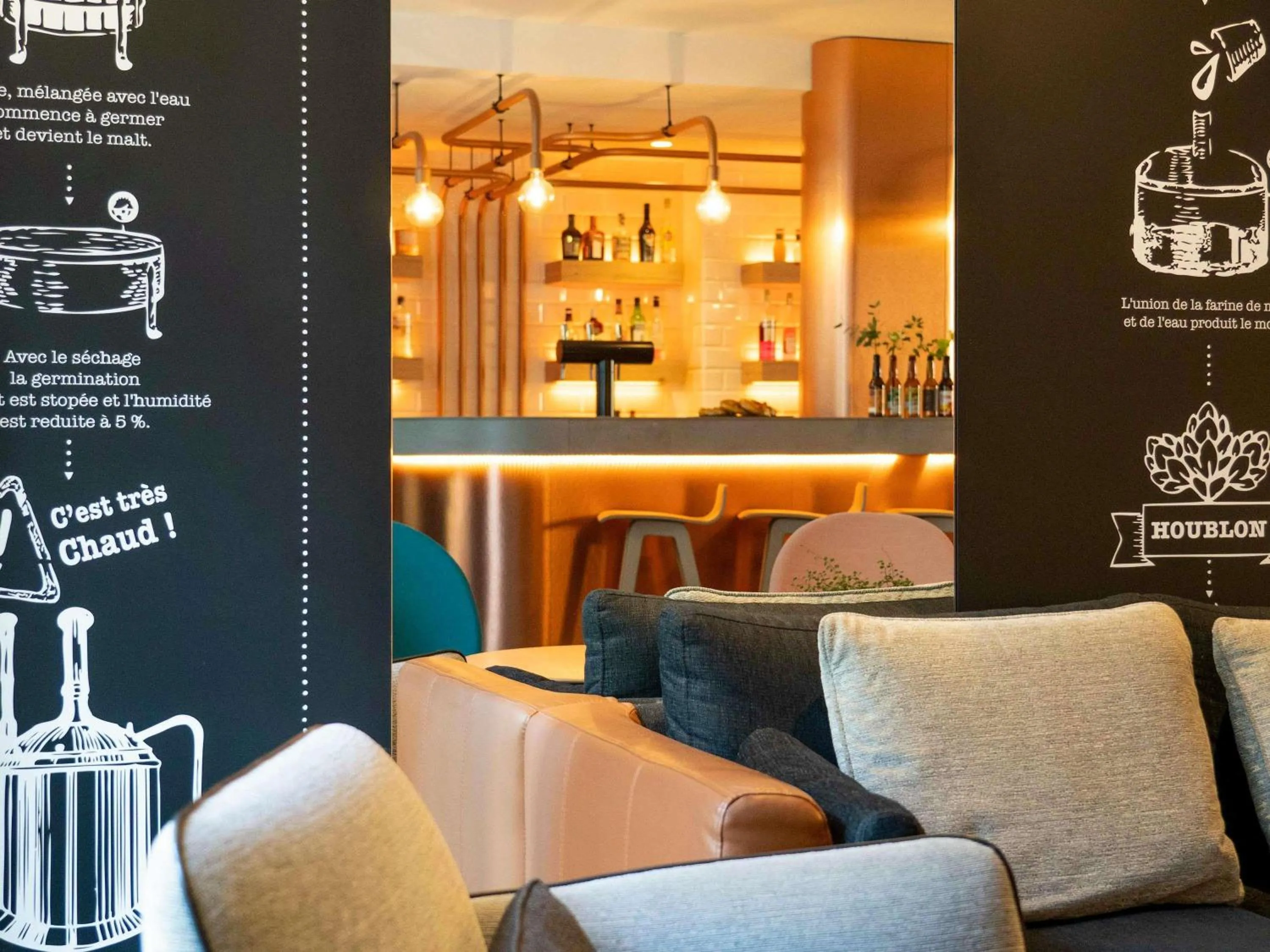 Lounge or bar in Ibis Styles Colmar Centre