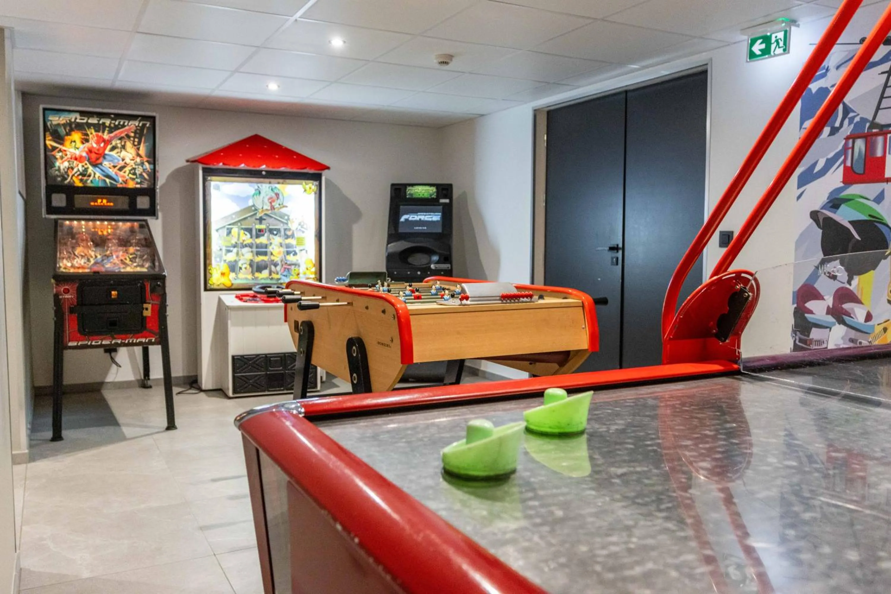 Game Room in Hôtel Alpina & SPA - Restaurant Oxalis