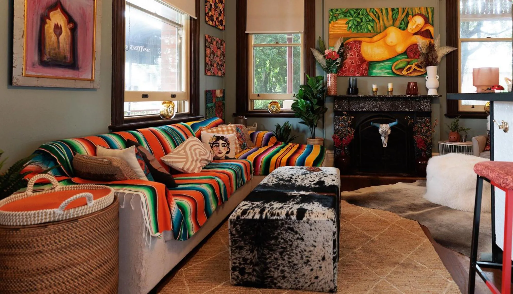 Lounge or bar in Kings and Queens Paterson