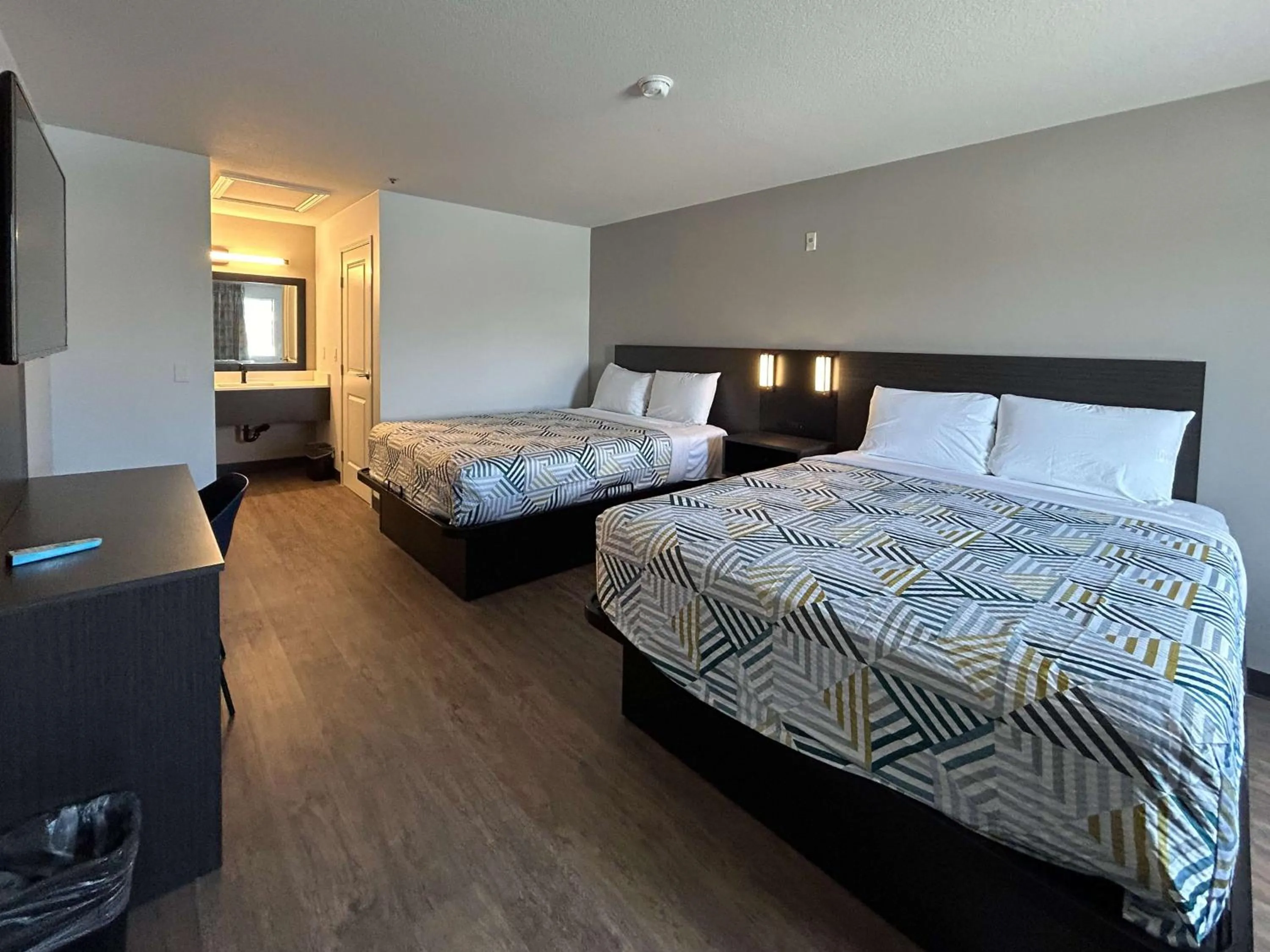 Bedroom, Bed in Motel 6 Lake Elsinore, CA