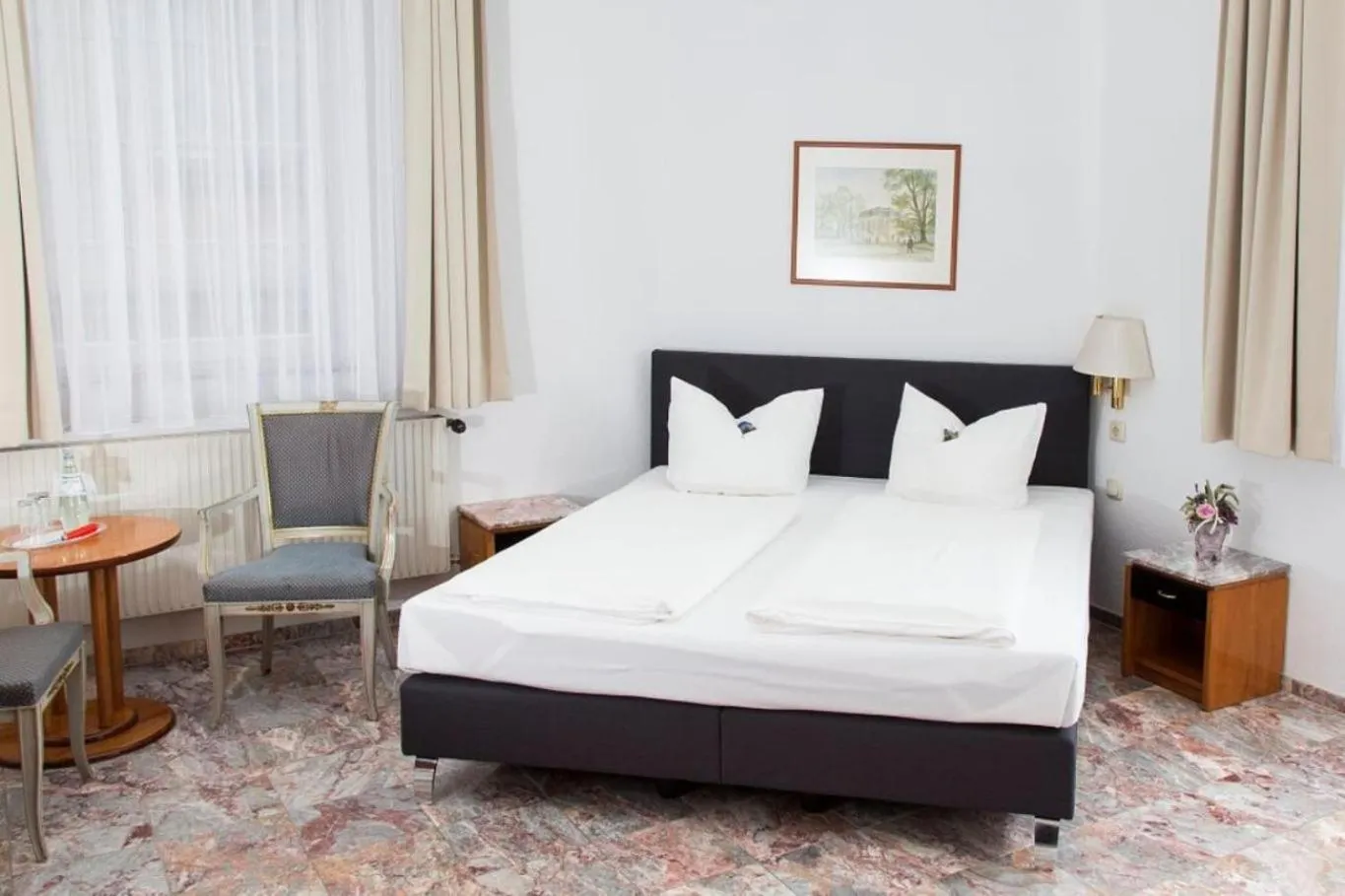 Bed in Parkhotel Altenburg