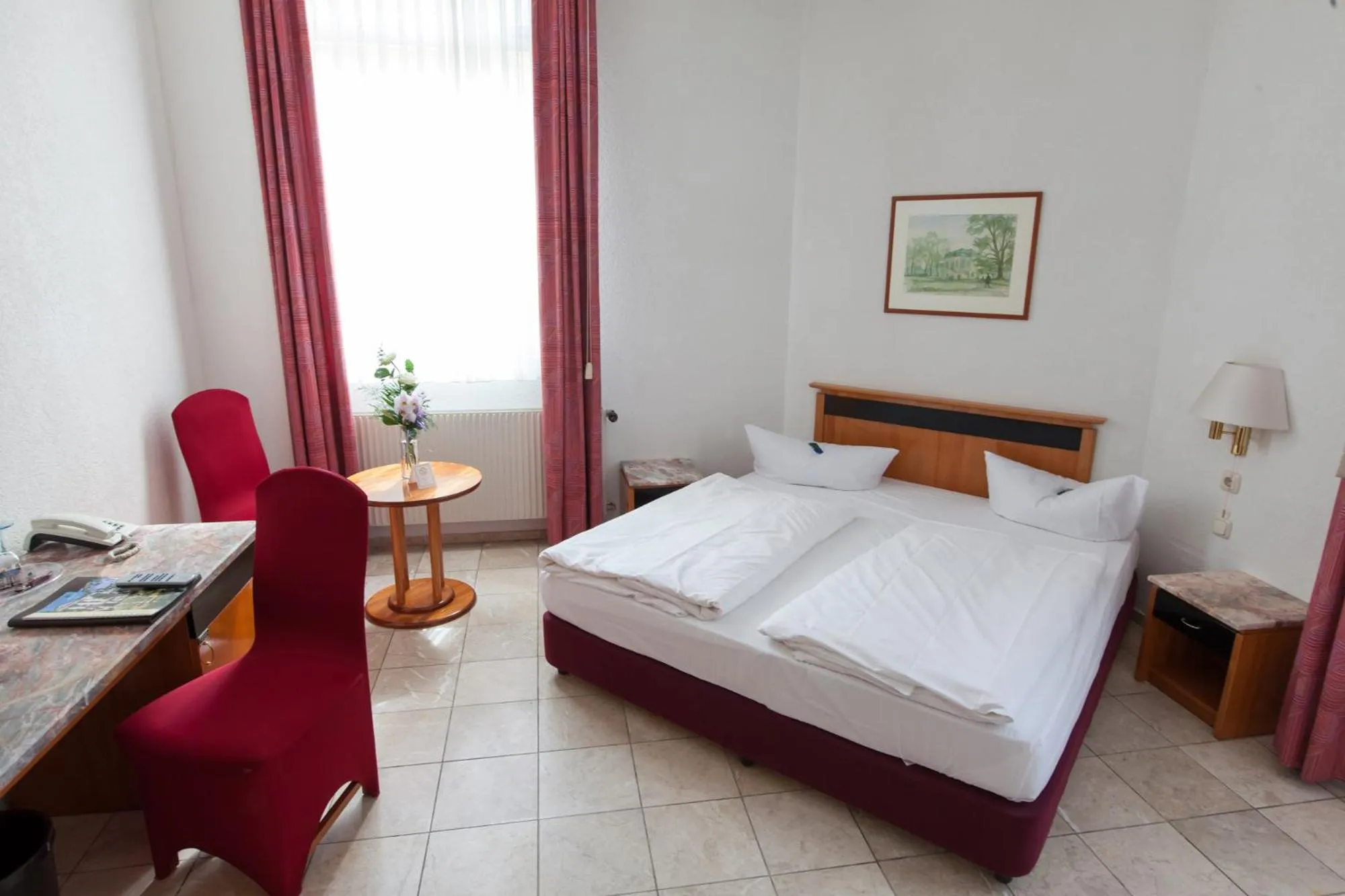 Living room, Bed in Parkhotel Altenburg