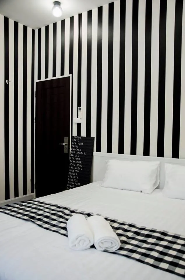 Bed in Goodfellas Thong lo Hostel #Check in time needed#