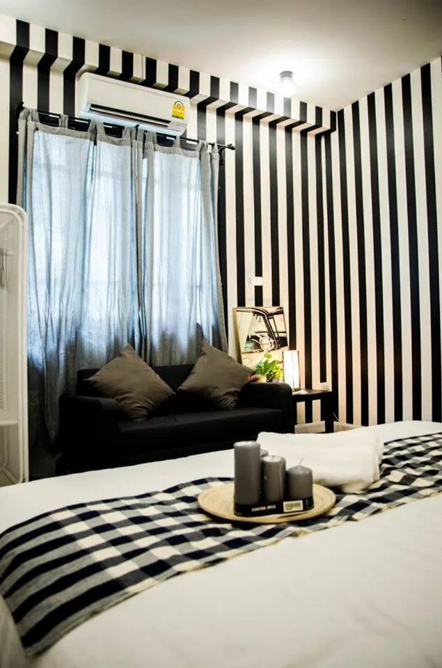 Bed in Goodfellas Thong lo Hostel #Check in time needed#