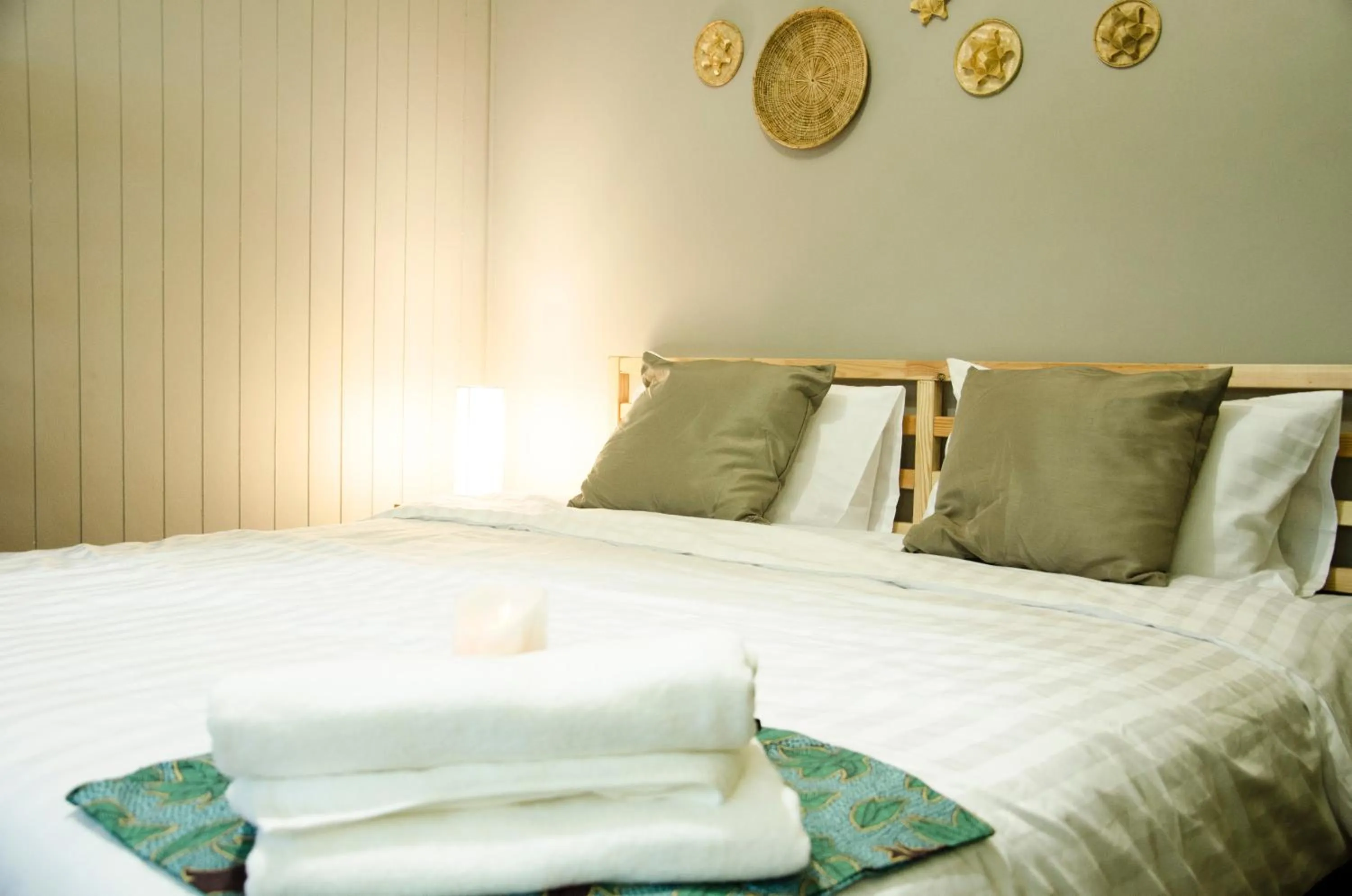 Bed in Goodfellas Thong lo Hostel #Check in time needed#