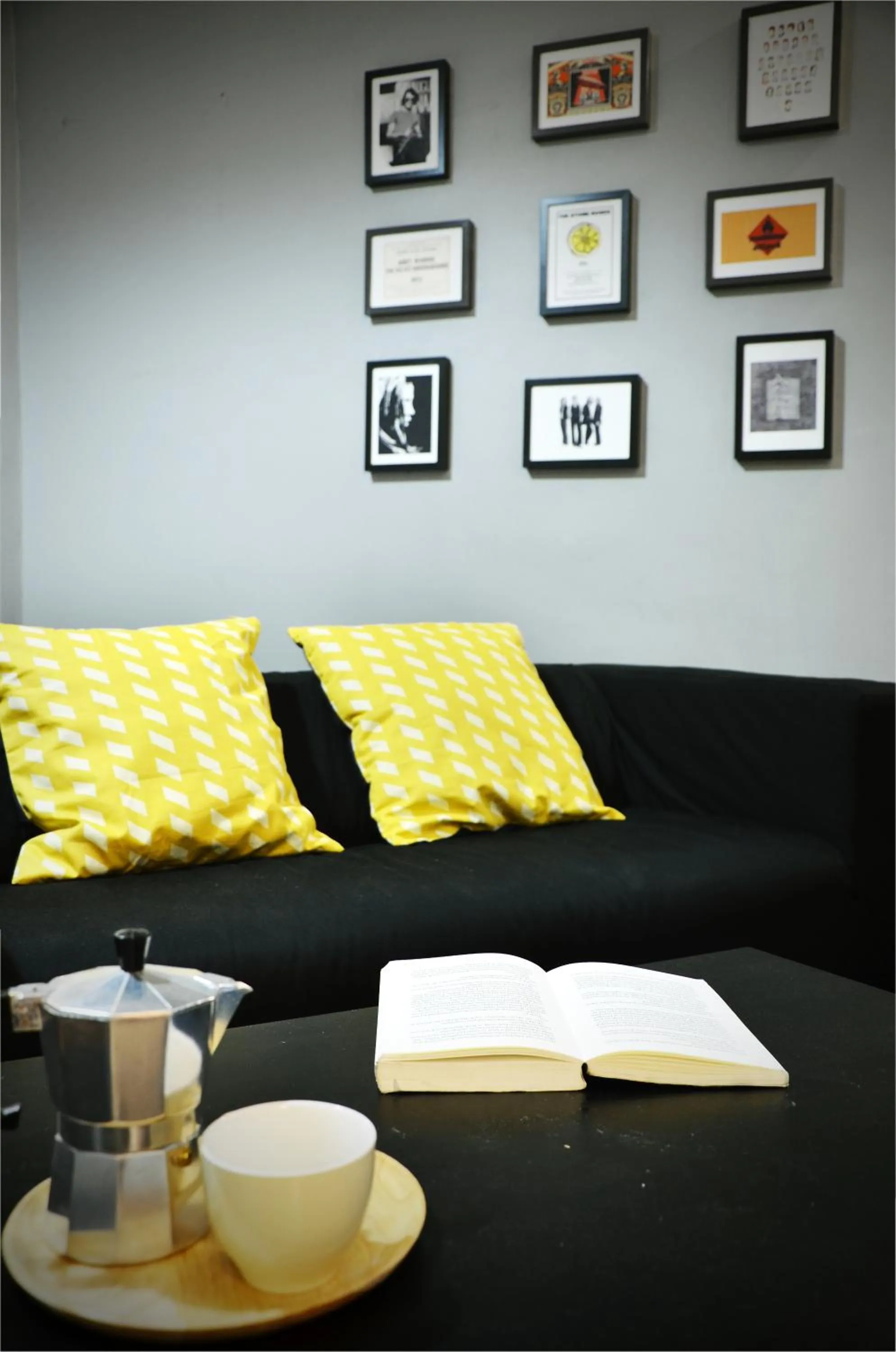 Seating area in Goodfellas Thong lo Hostel #Check in time needed#