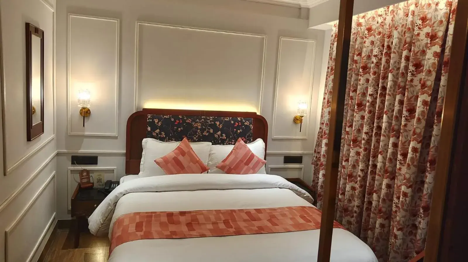 Standard Queen Room in Hotel Sonar Bangla Darjeeling Standard Queen Room in Hotel Sonar Bangla Darjeeling