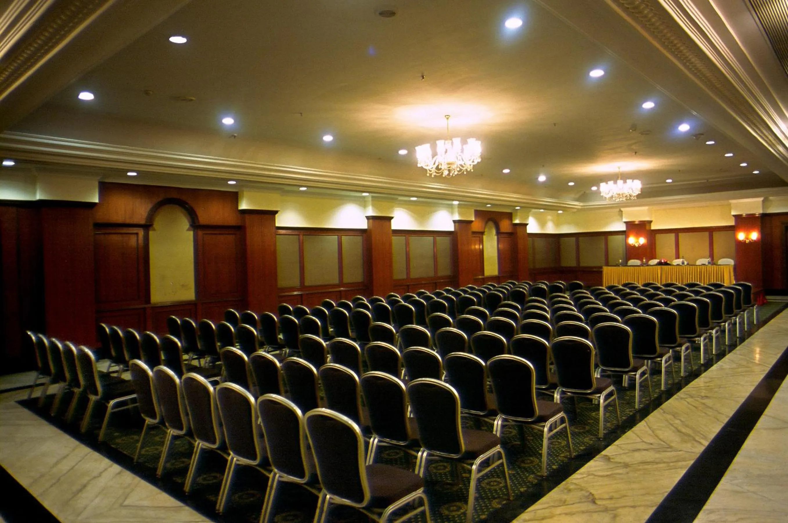 Business facilities in Katriya Hotel and Tower