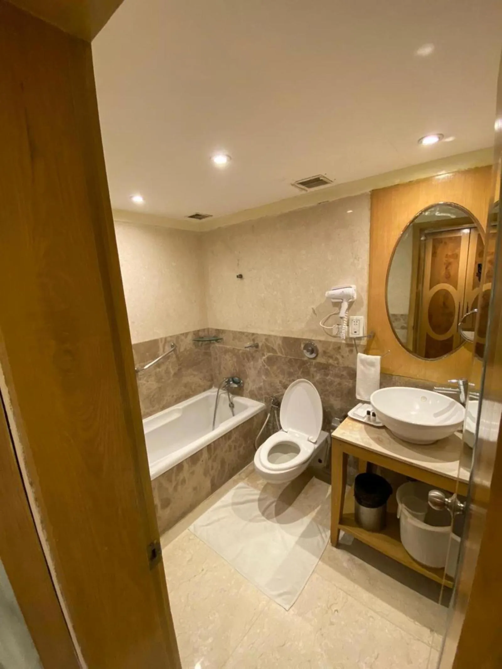 Bathroom in Katriya Hotel and Tower