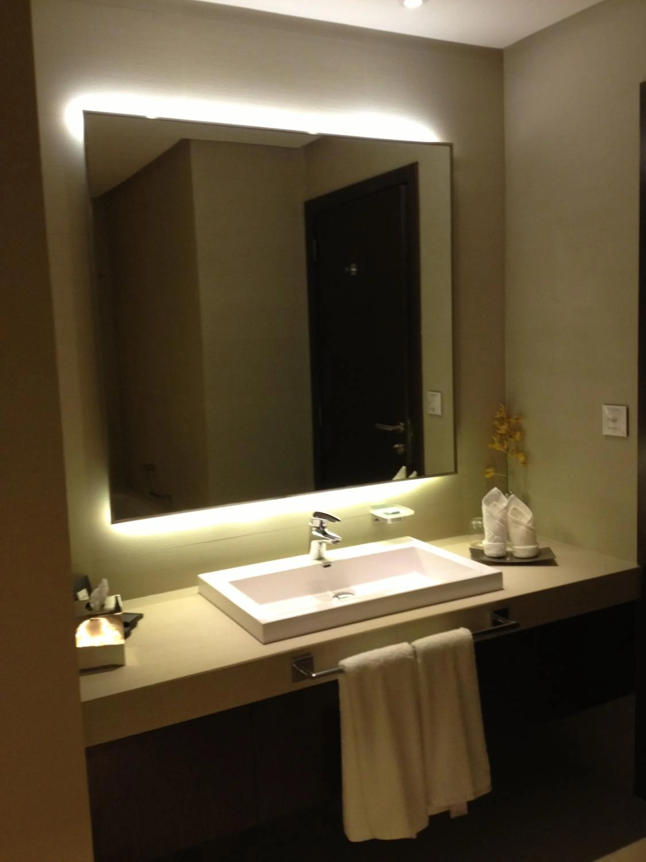 Toilet in Katriya Hotel and Tower