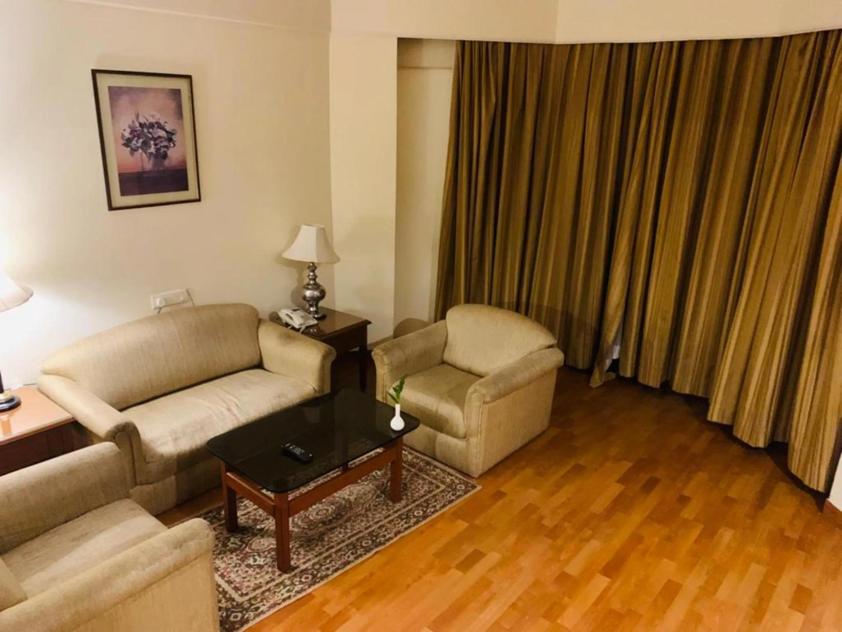 Seating area in Katriya Hotel and Tower