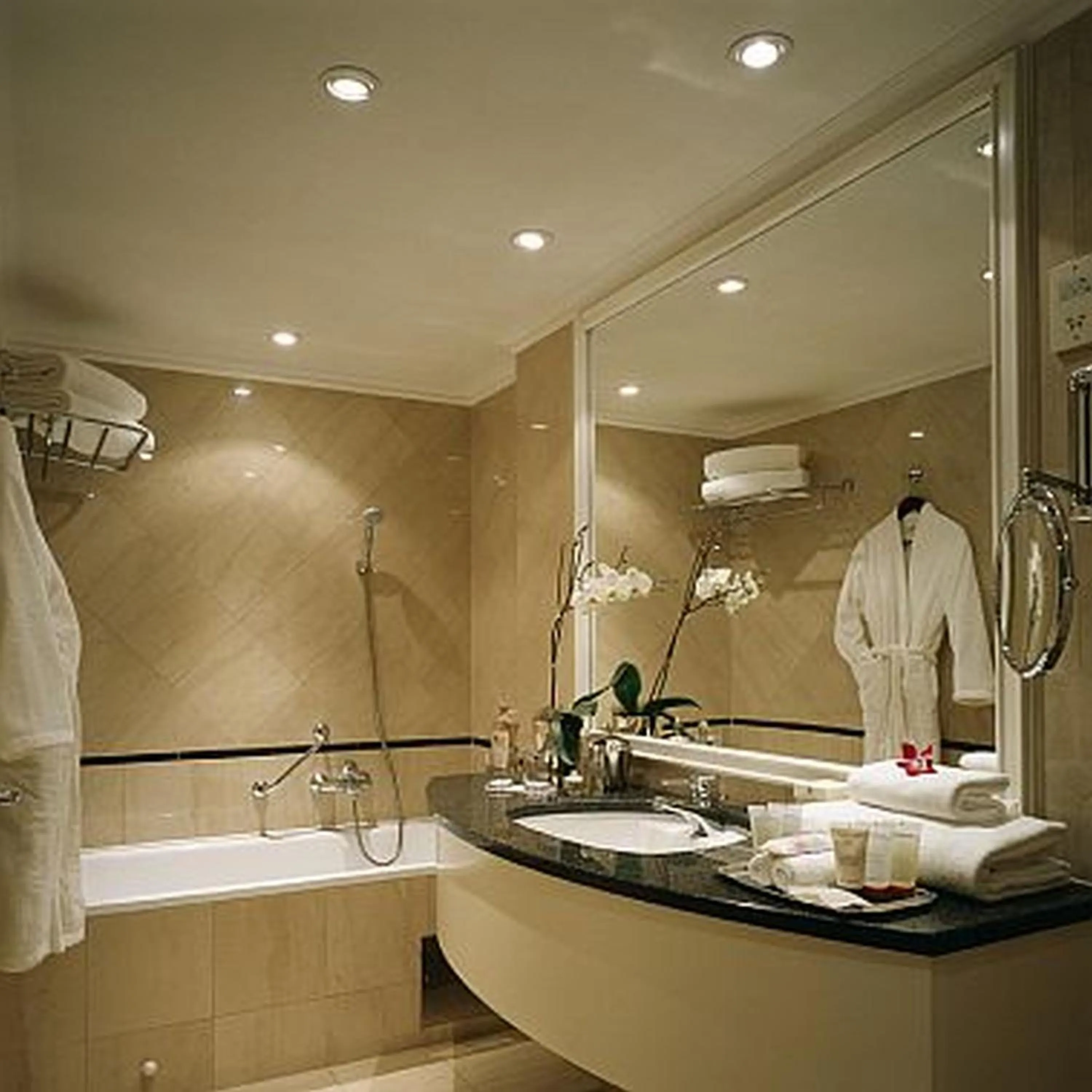 Bathroom in Katriya Hotel and Tower
