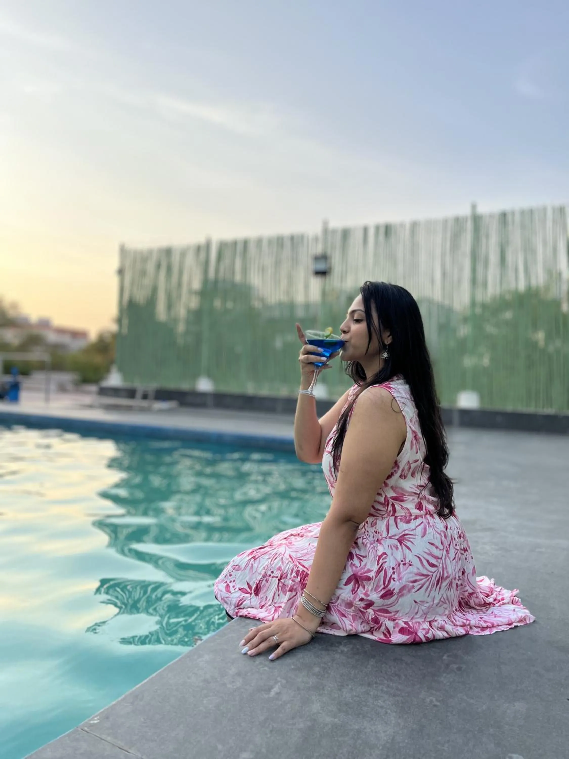 Swimming pool in Katriya Hotel and Tower