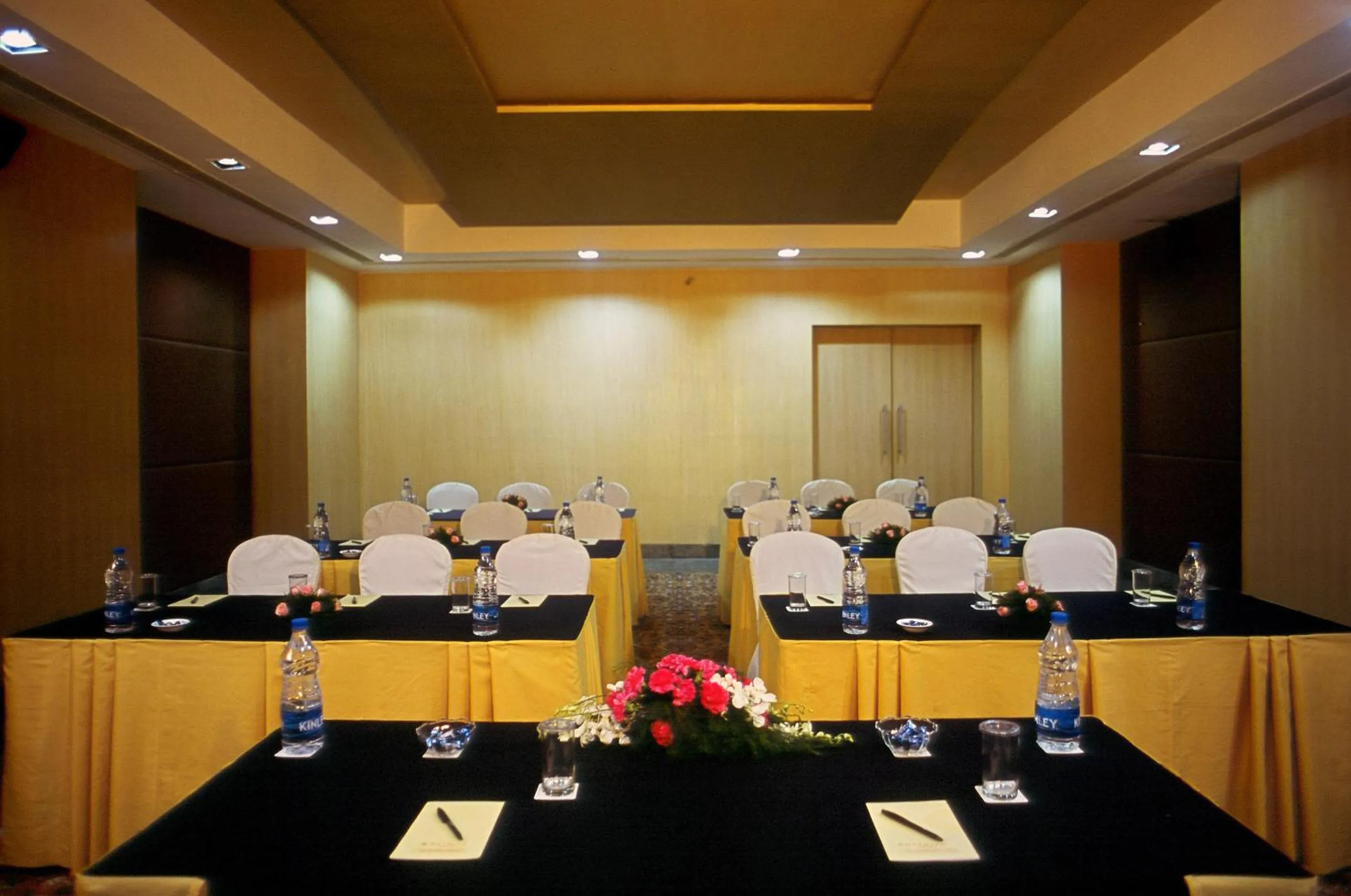 Meeting/conference room in Katriya Hotel and Tower