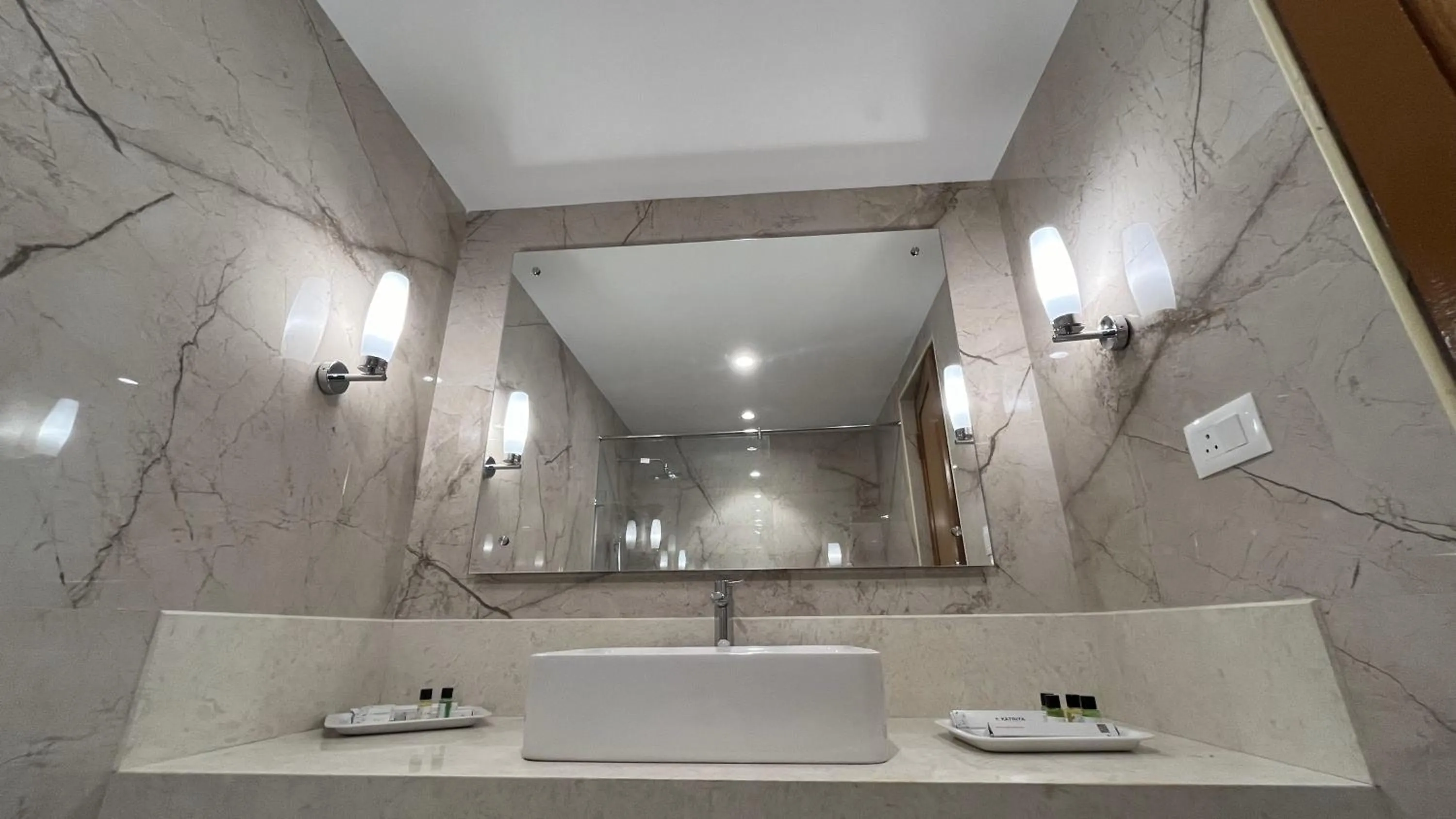 Bathroom in Katriya Hotel and Tower