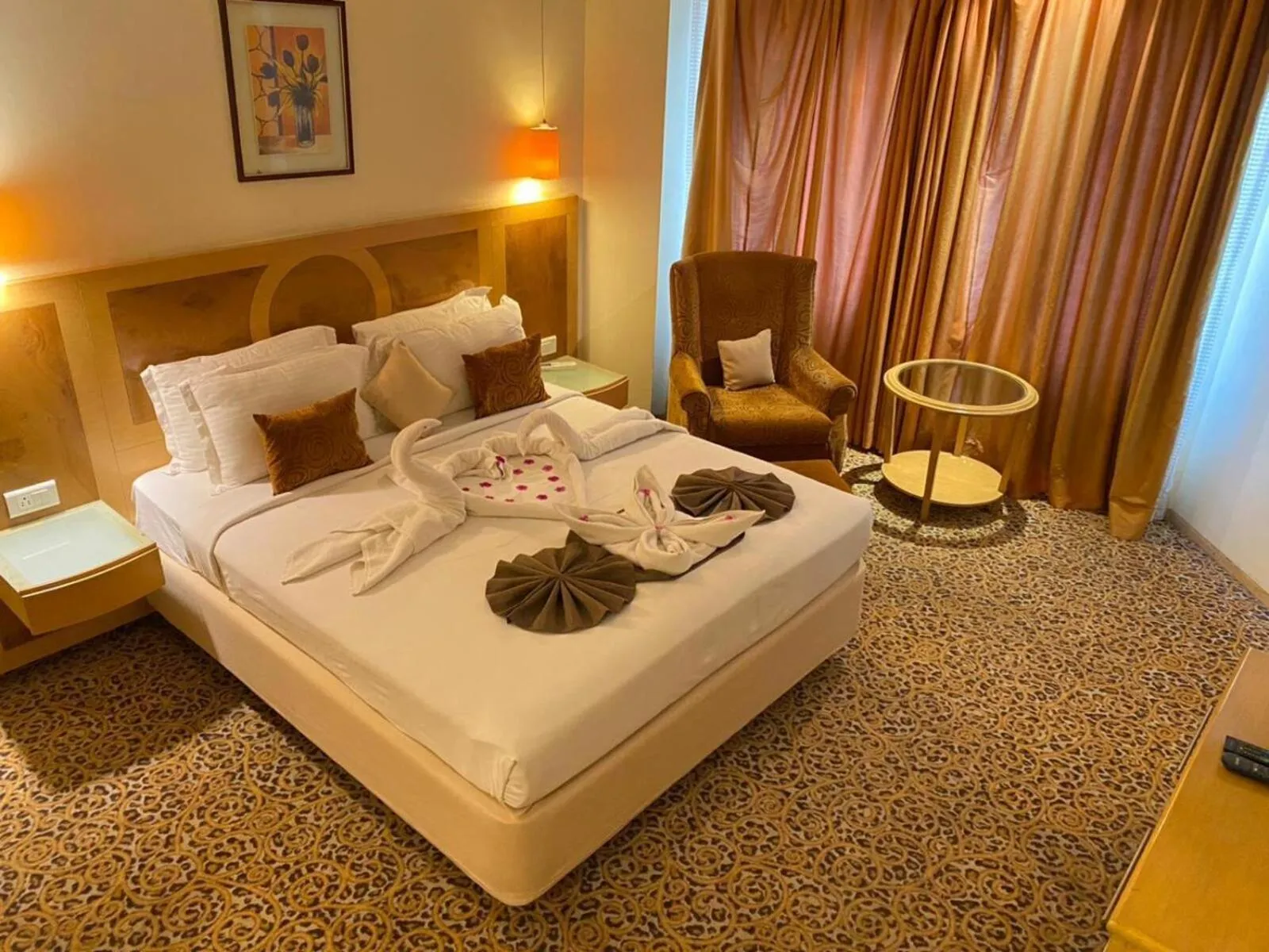 Bedroom, Bed in Katriya Hotel and Tower