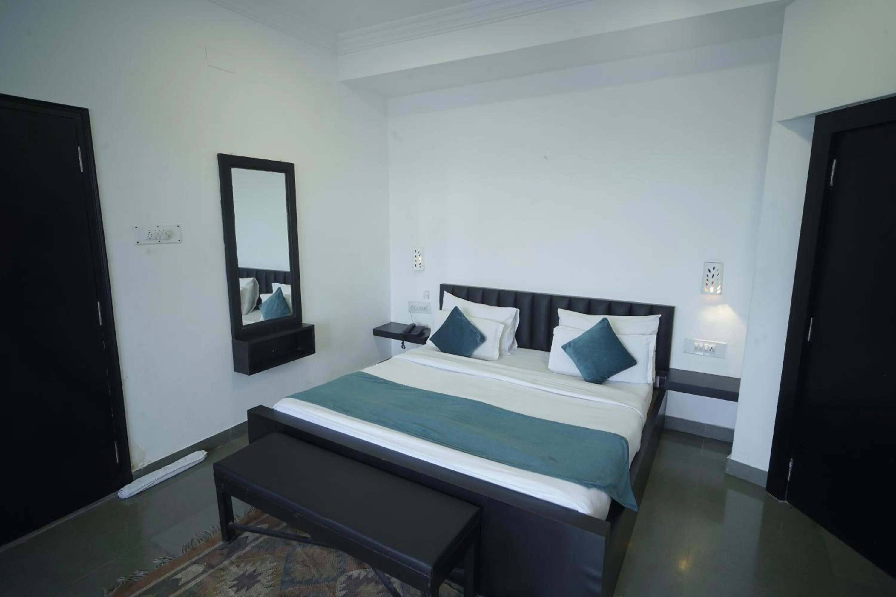 Bed in Hotel Udai Niwas By The Lake