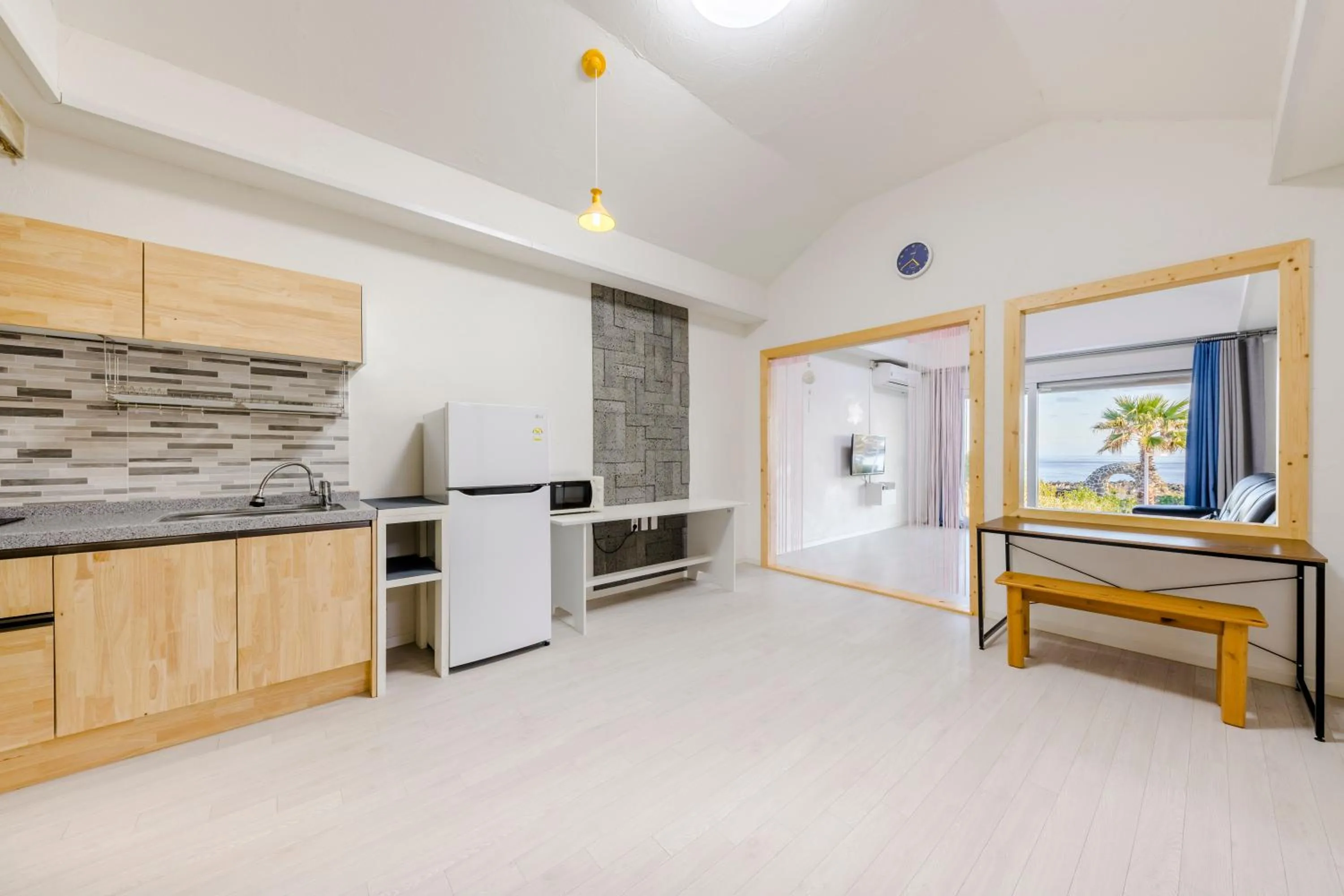 Kitchen or kitchenette in Jeju Turning point Pension
