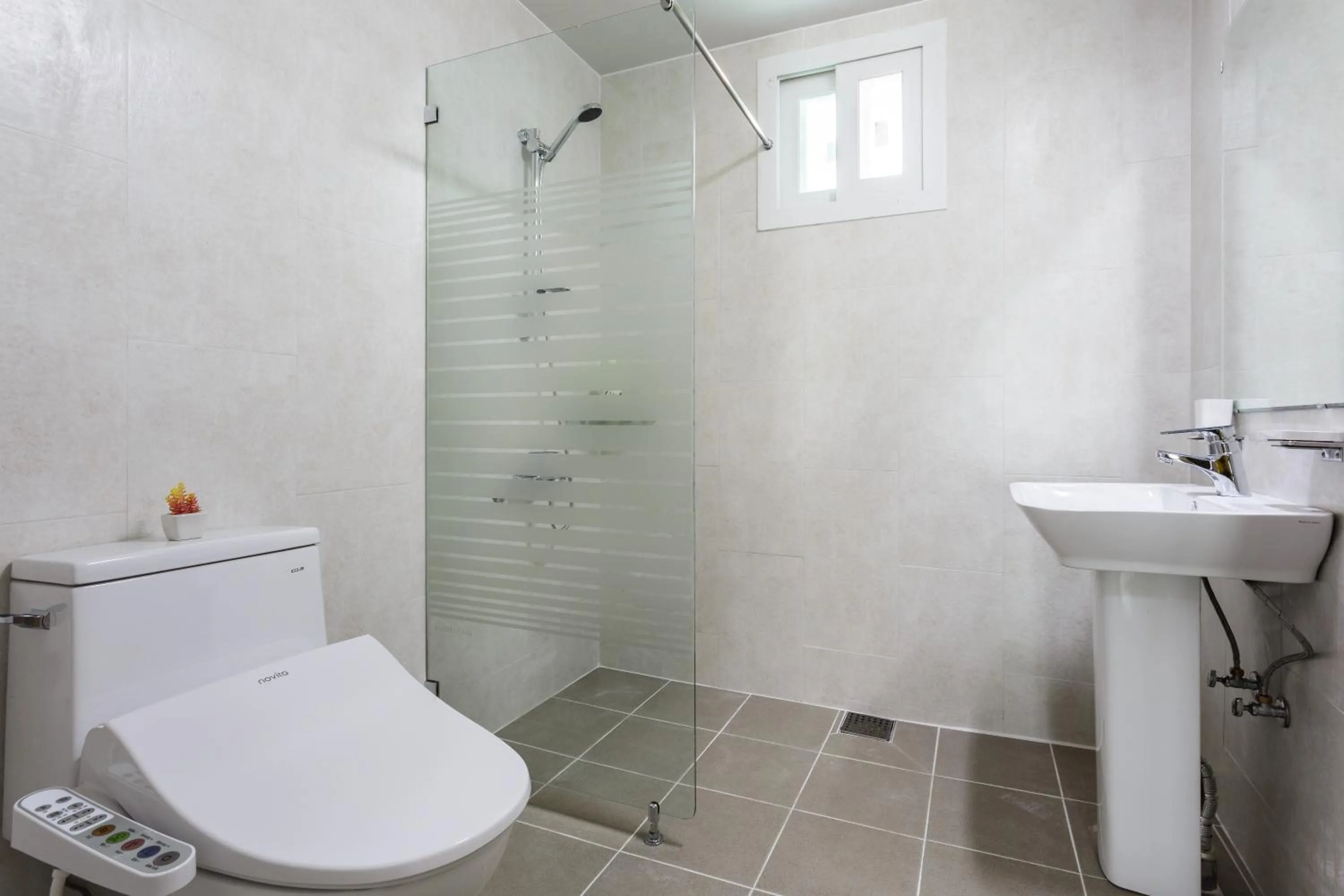 Toilet in Jeju Turning point Pension