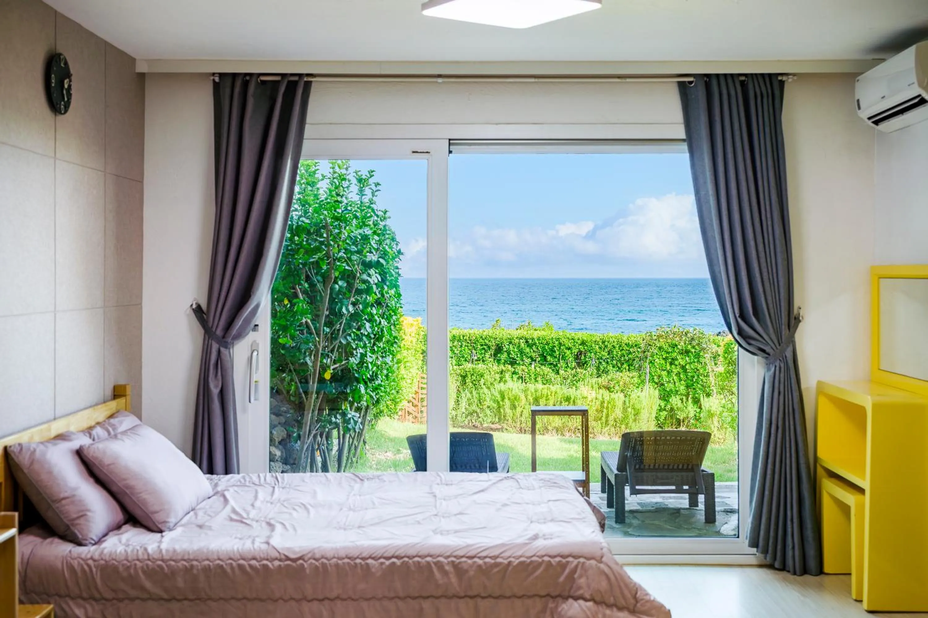 View (from property/room), Bed in Jeju Turning point Pension