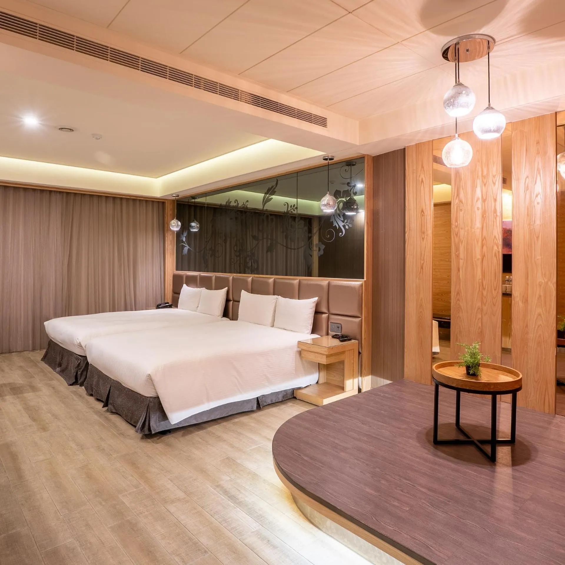 Photo of the whole room, Bed in Guide Hotel Taichung Ziyou